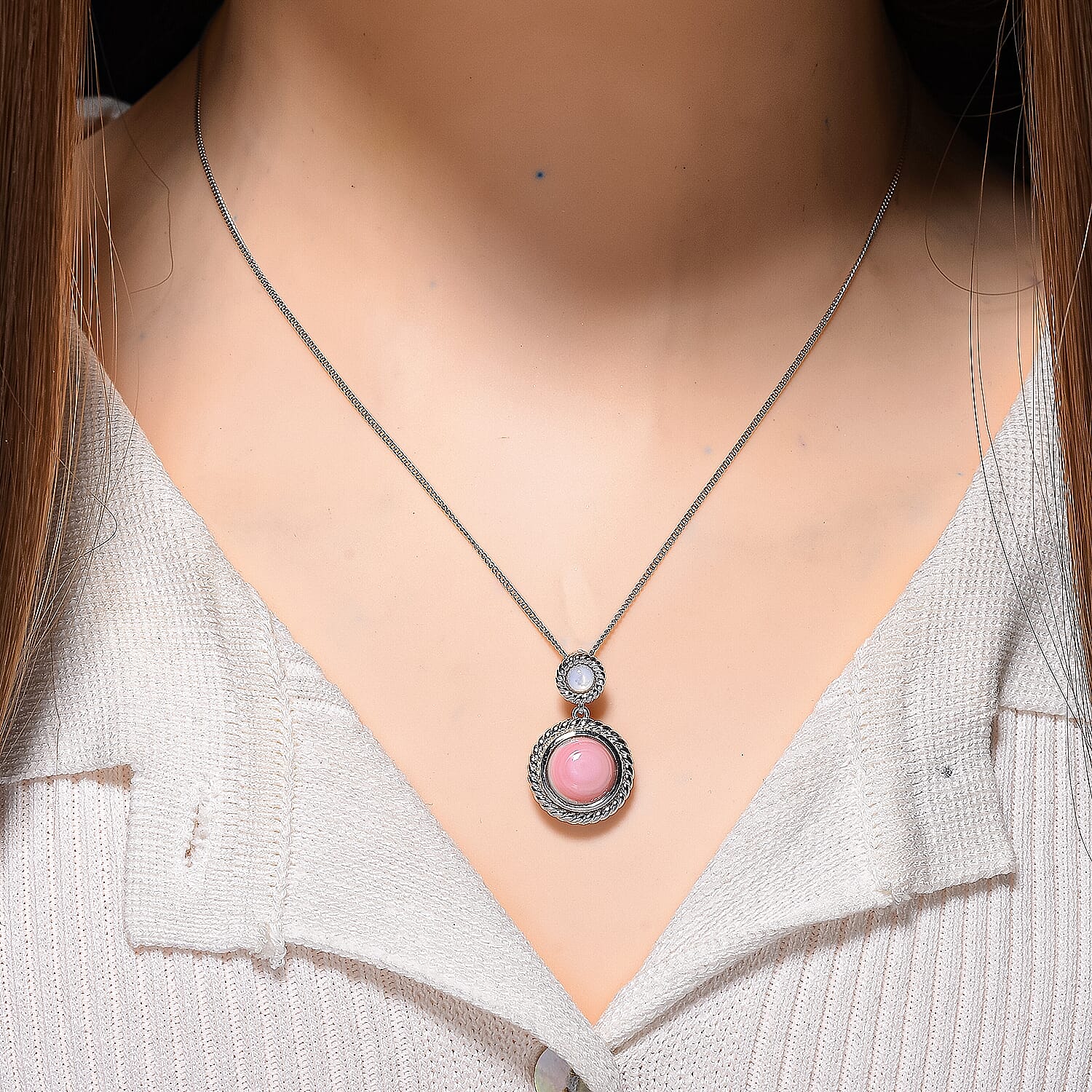 Queen Conch Shell & Mother Of Pearl Pendant with Chain (Size 18) with Lobster Clasp in Rhodium Overlay Sterling Silver 4.21 Ct.