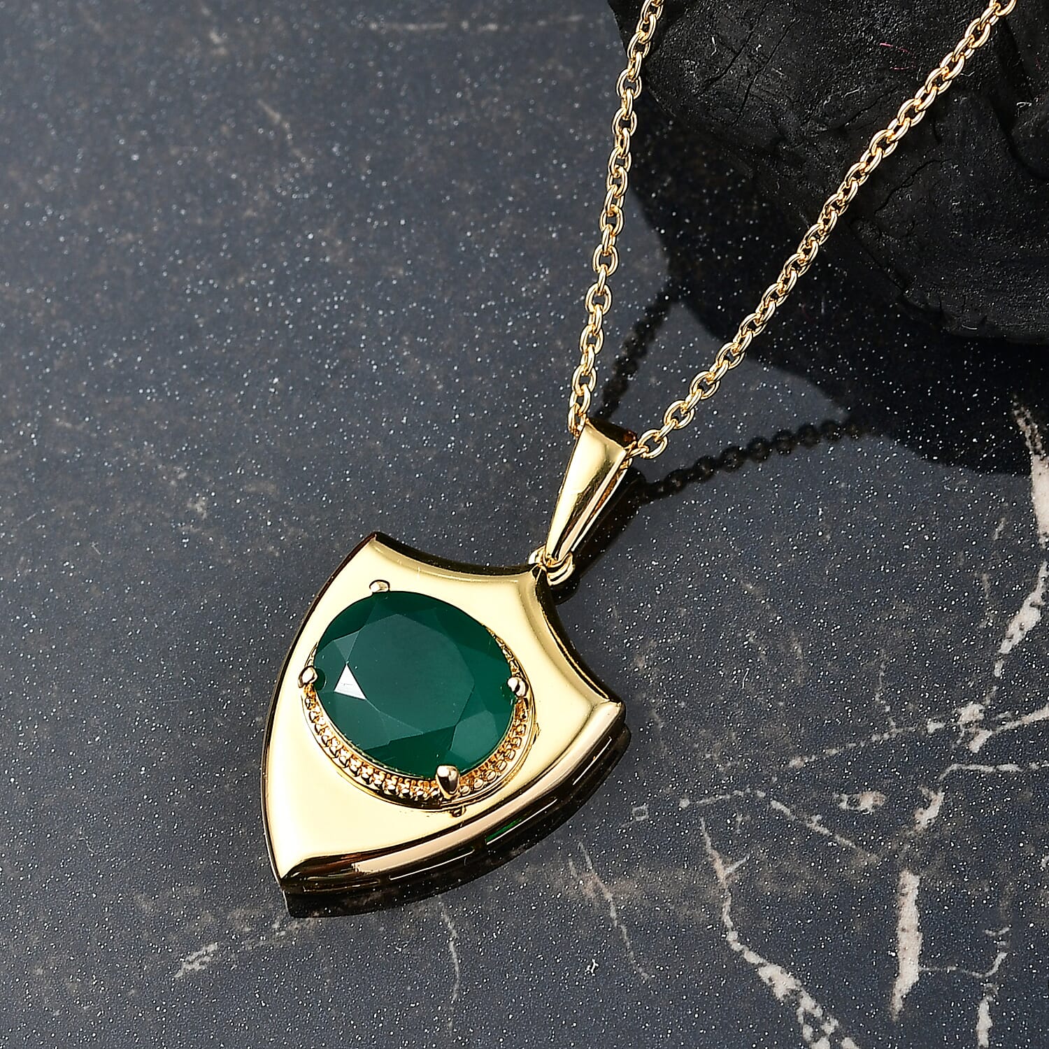 Verde Onyx Pendant with Chain (Size 20) in Yellow Gold Plating 4.37 Ct.