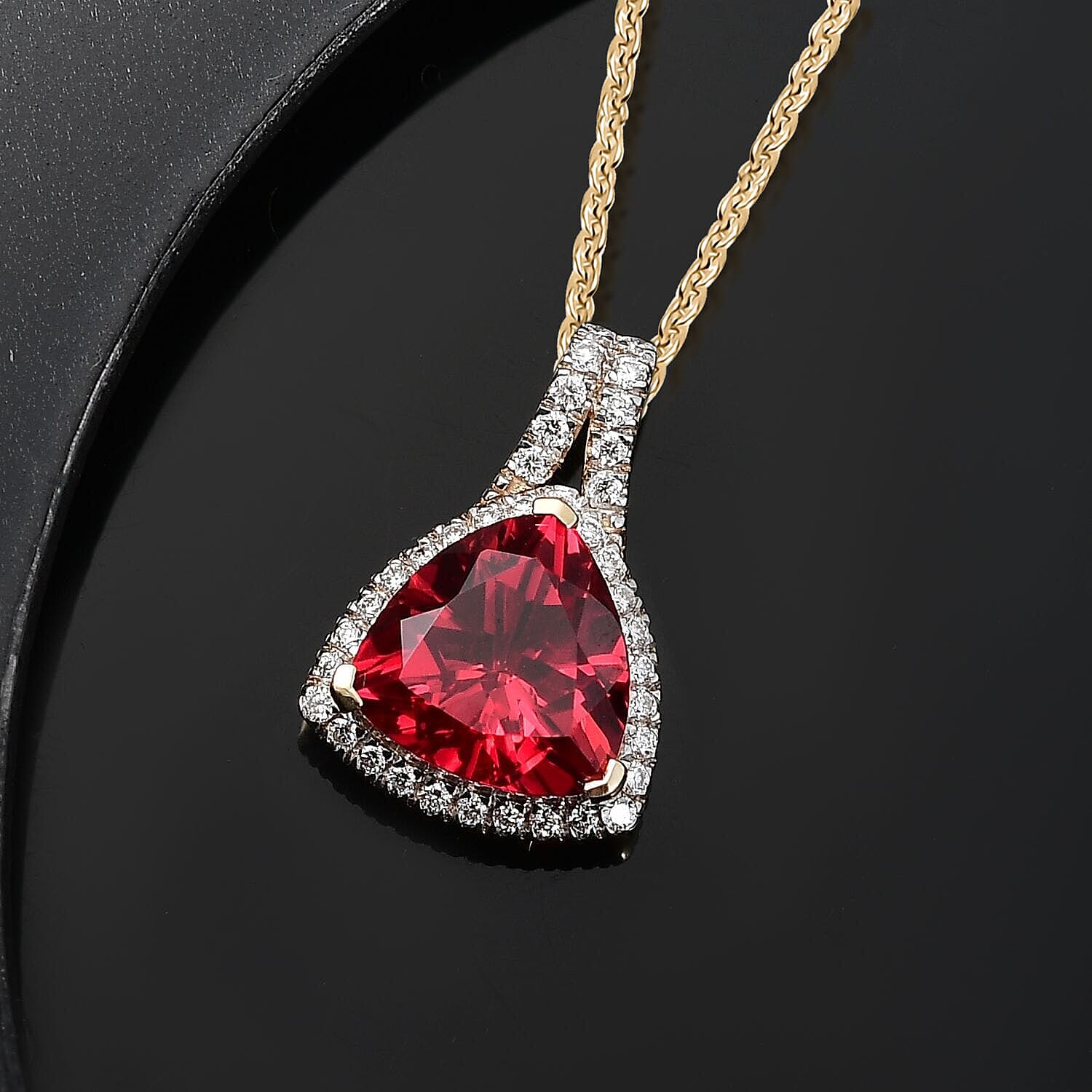 Luxuriant 9K Yellow Gold AGI Certified AAA Lab Grown Padparadscha Sapphire & Lab Grown Diamond (VS-EF) Pendant with Chain (Size 18) 5.09 Ct.