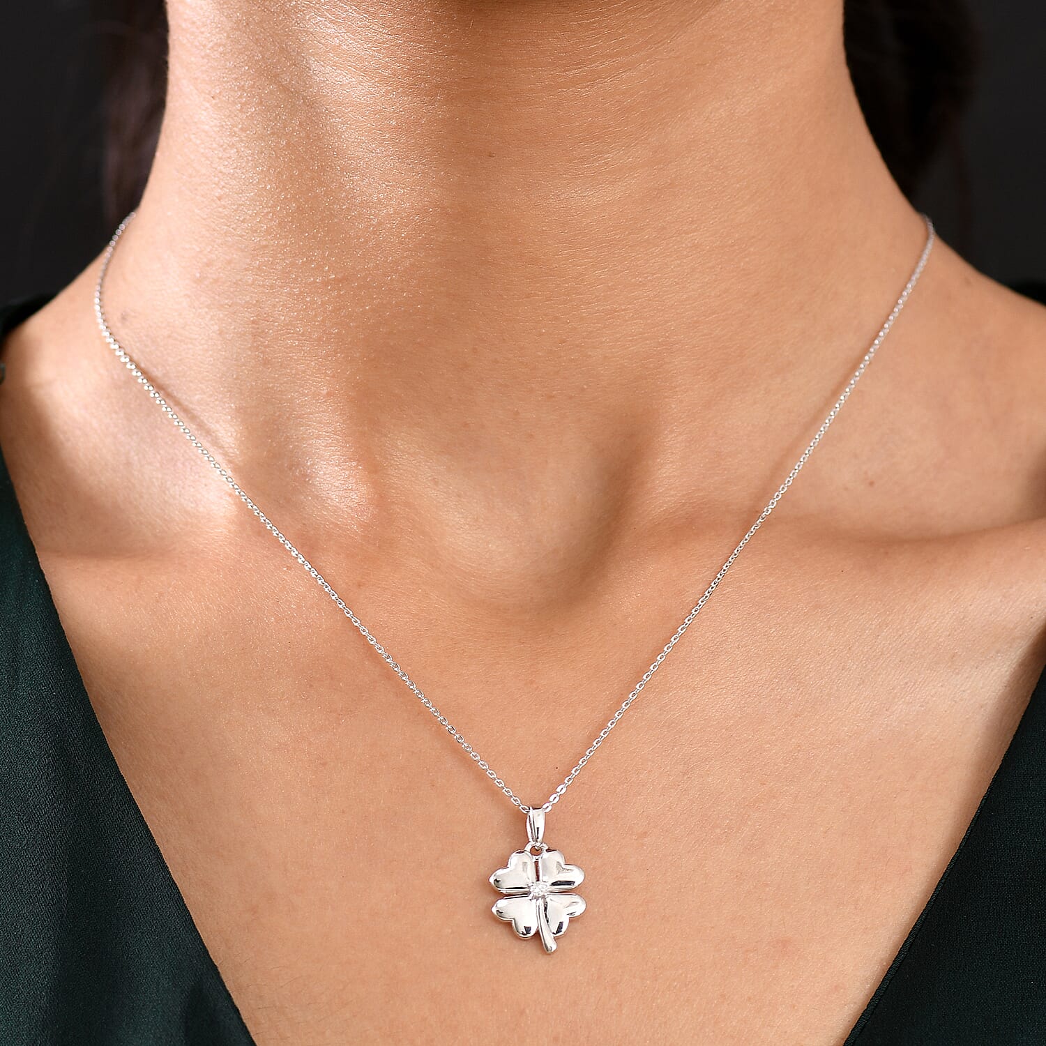 Luxuriant Lab Grown Diamond in Center (SI-GH) Pendant with Chain (Size 20) in Rhodium Overlay Sterling Silver