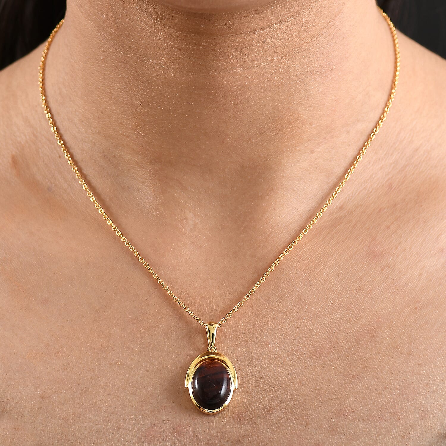 EverTrue Red Tiger Eye Pendant with Chain (Size 20) in Yellow Gold Plated 9.95 Ct.