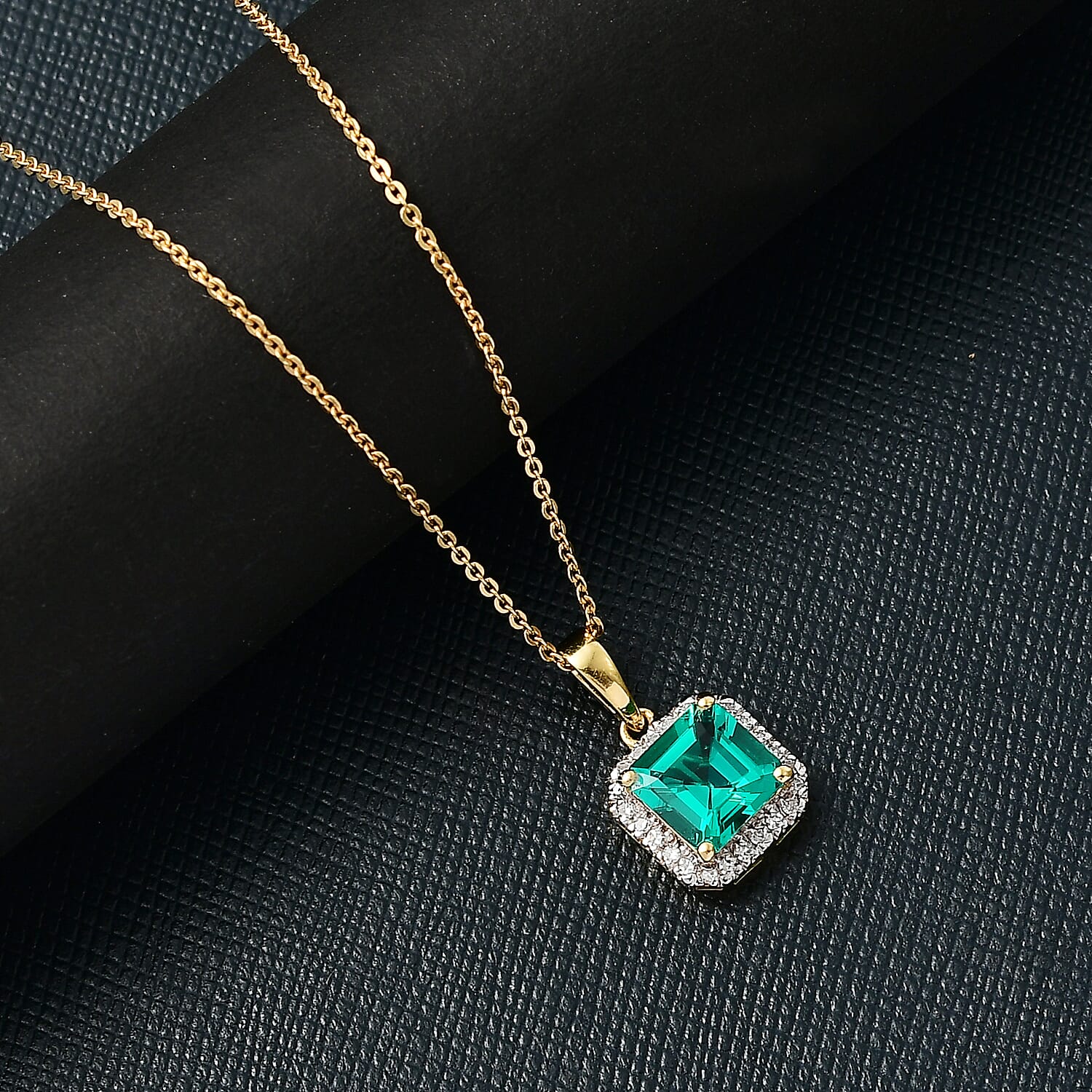 Luxuriant Lab Grown Columbian Emerald & Lab Grown Diamond (SI-GH) Pendant with Curb Chain (Size 20) in 18K Vermeil Yellow Gold Plated Sterling Silver 1.72 Ct.
