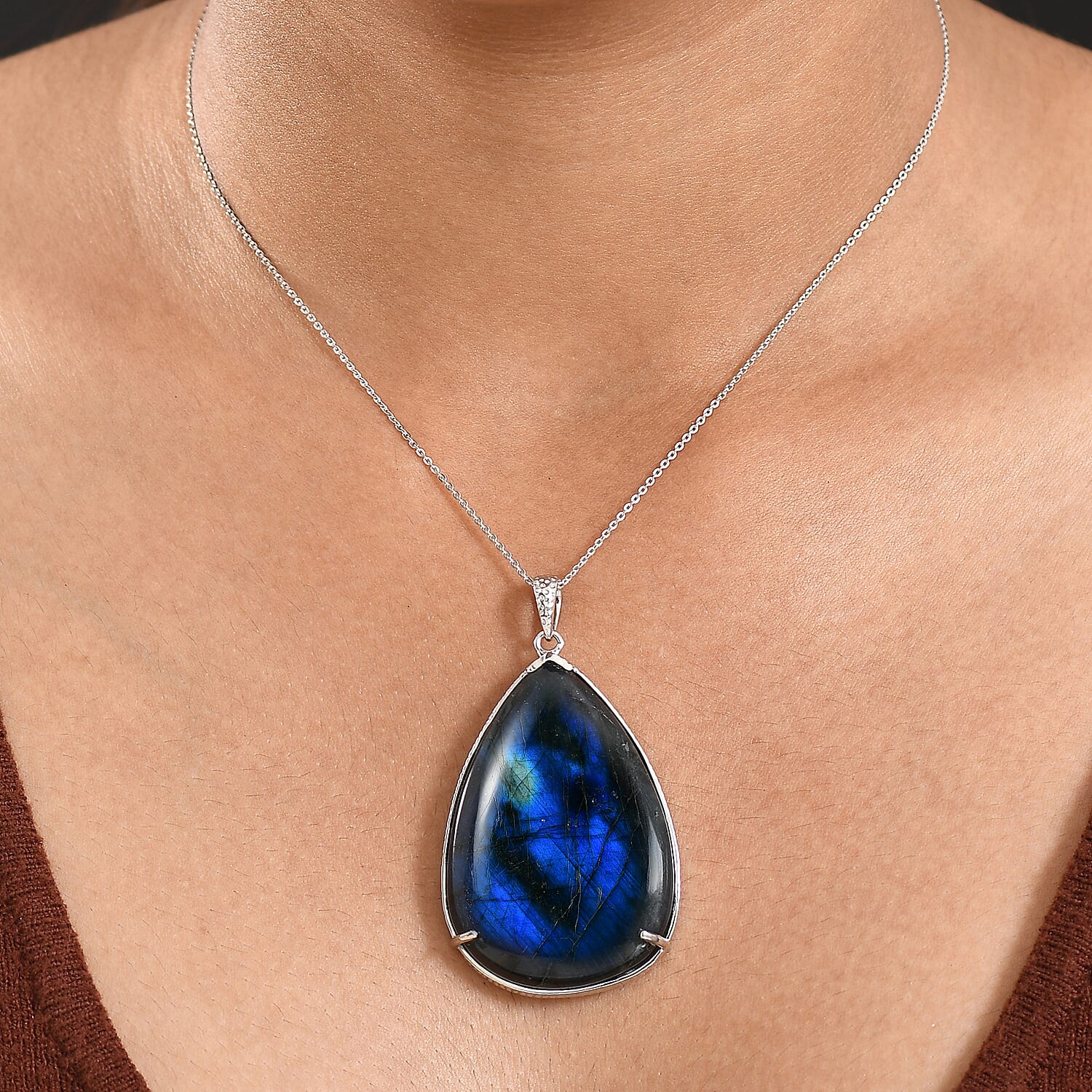 D'Joy Labradorite Pendant with Chain (Size 20) in Rhodium Overlay Sterling Silver 89.68 Ct, Silver Wt. 5.34 Gms.