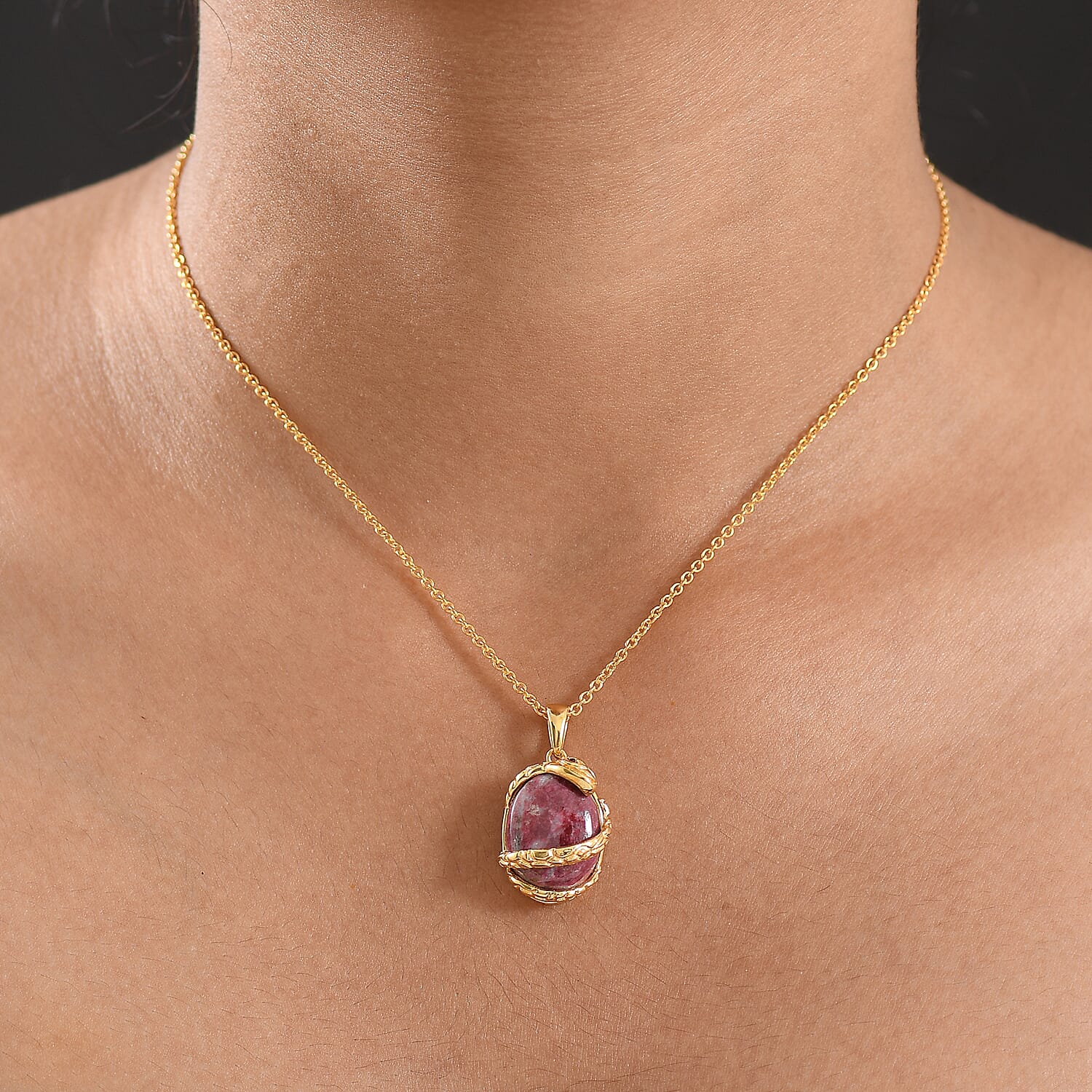 EverTrue Natural Thulite & Red Garnet Pendant with Chain (Size 20) in Yellow Gold Plated 16.88 Ct.