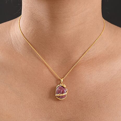 EverTrue Natural Thulite & Red Garnet Pendant with Chain (Size 20) in Yellow Gold Plated 16.88 Ct.