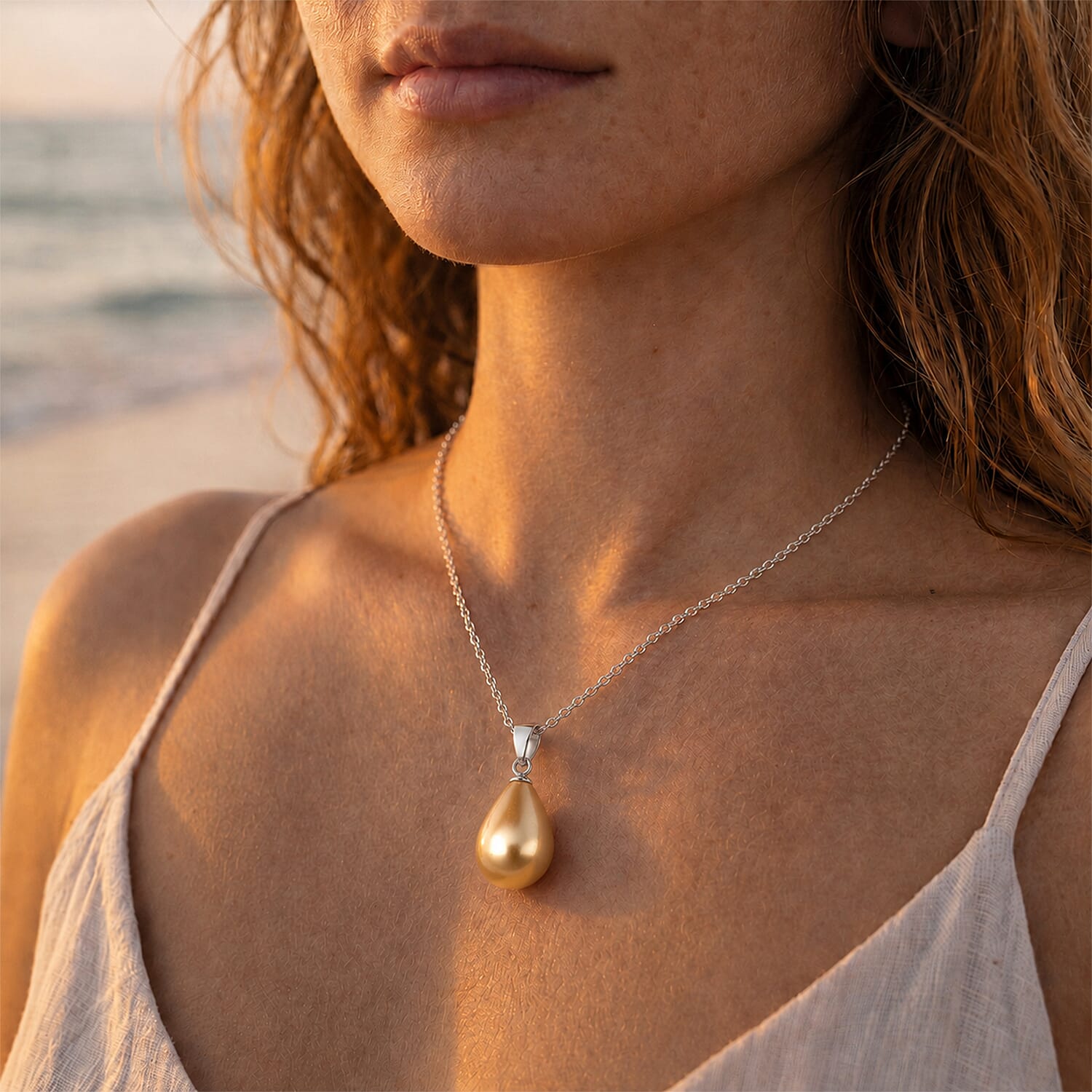 Golden Shell Pearl Pendant with Chain (Size 20)