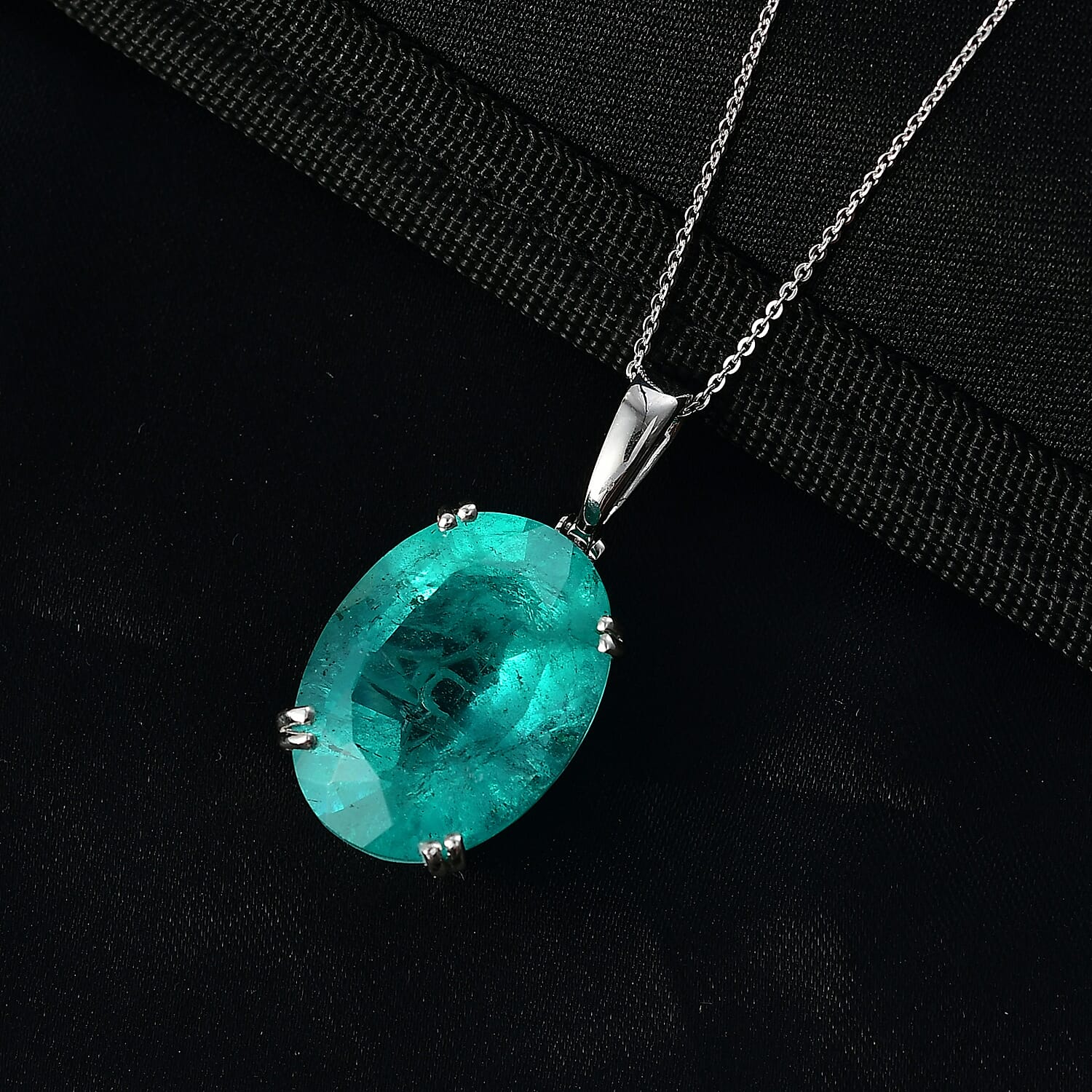 Emeraldine Triplet Quartz Pendant with Chain (Size 20) in Rhodium Overlay Sterling Silver  Wt. 5.5 Gms  25.000  Ct.