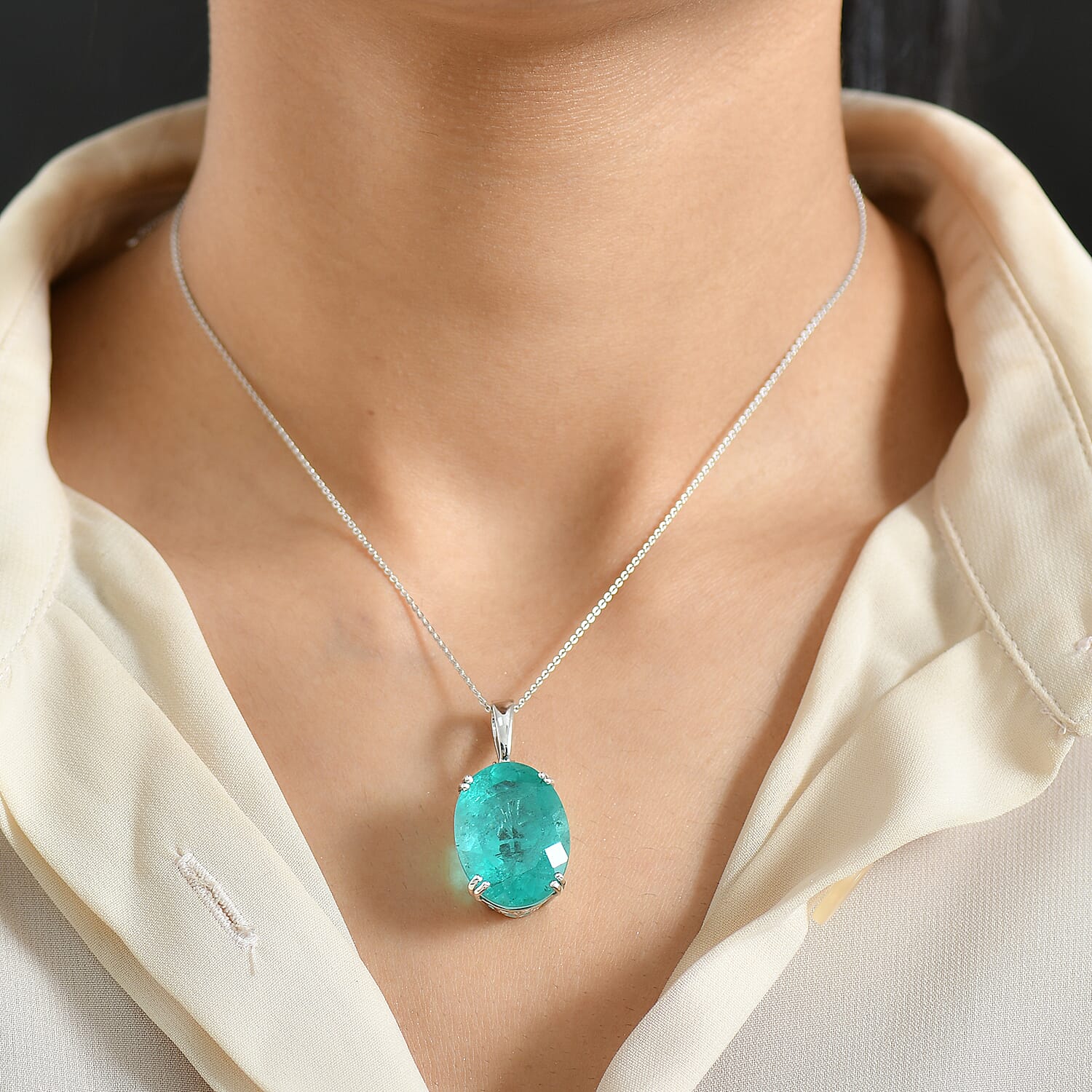 Emeraldine Triplet Quartz Pendant with Chain (Size 20) in Rhodium Overlay Sterling Silver  Wt. 5.5 Gms  25.000  Ct.