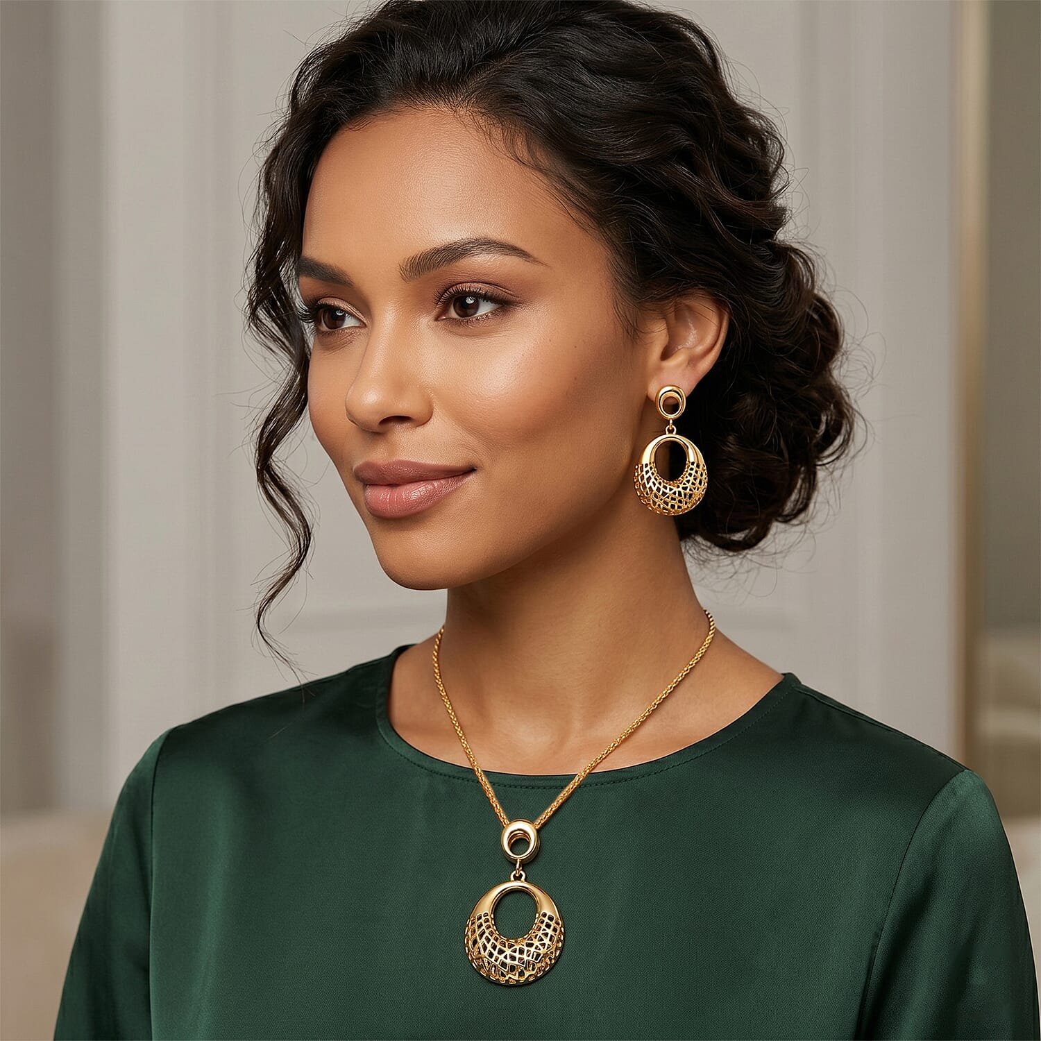 Set of 2 - Necklace (Size - 20-2) & Earring with Push Back in Yellow Gold Tone