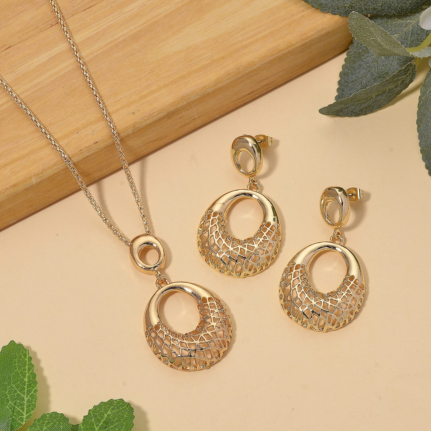 Set of 2 - Necklace (Size - 20-2) & Earring with Push Back in Yellow Gold Tone