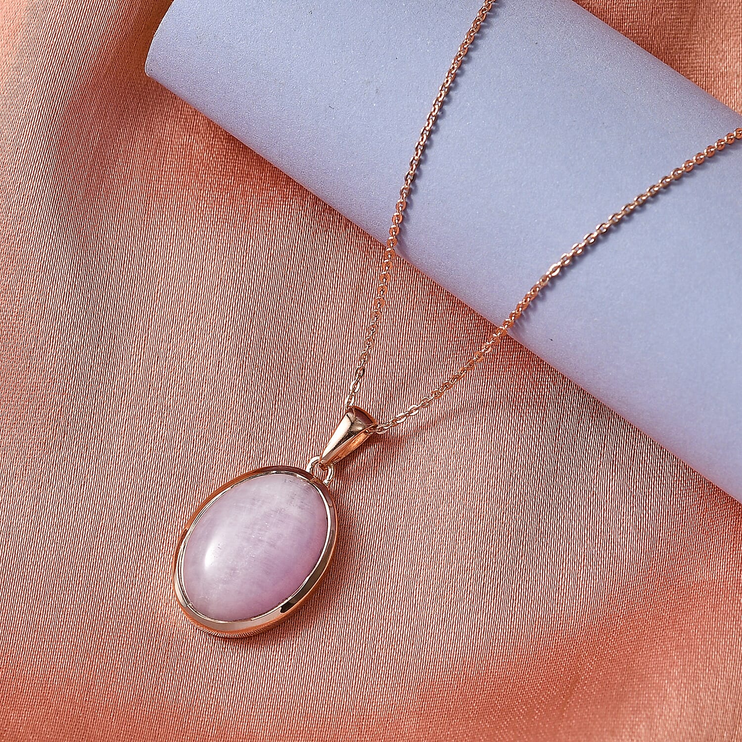 D'Joy Natural Kunzite Oval Cut Solitaire Pendant with Chain (Size 20) in Rose Gold Plated Sterling Silver 15.38 Ct