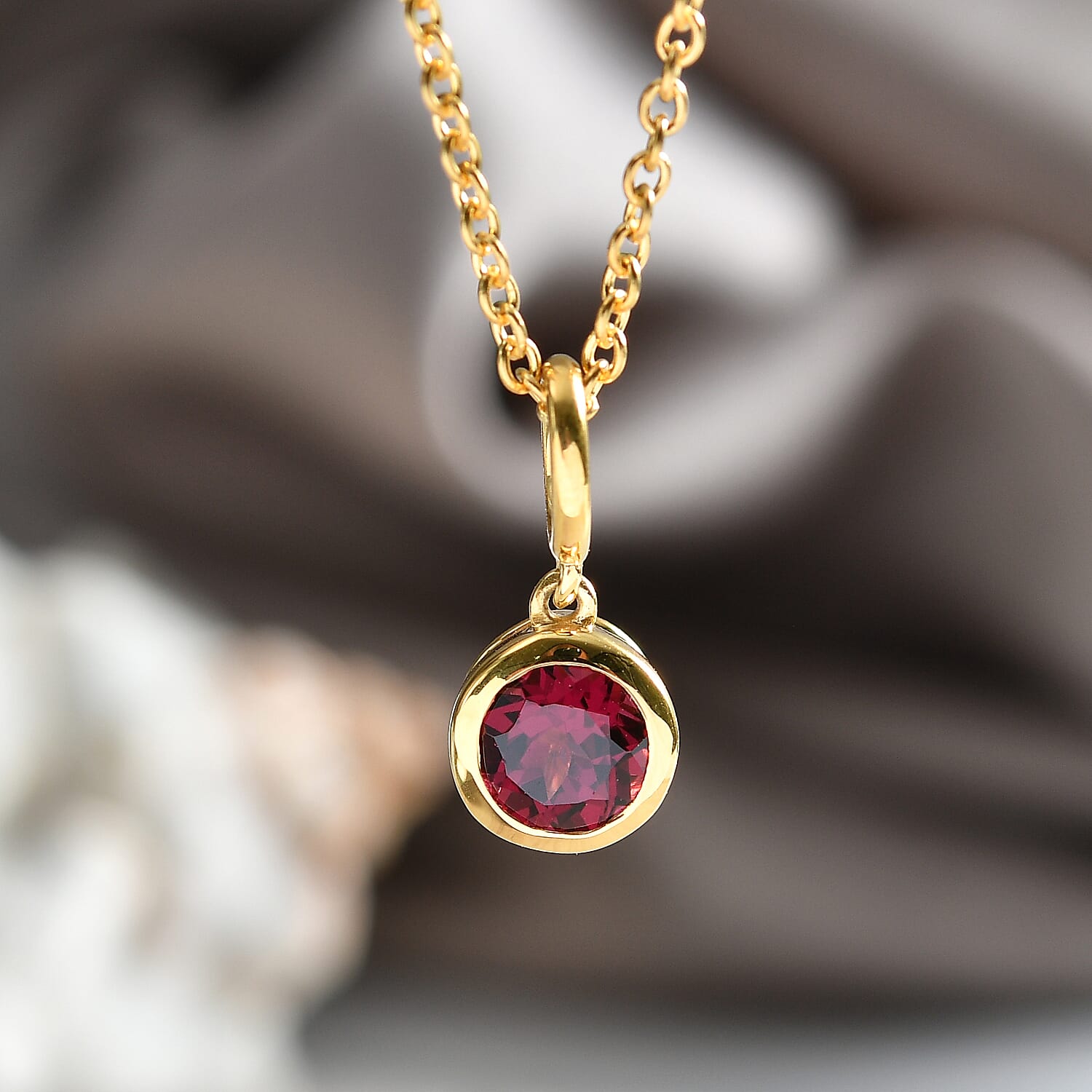 D'Joy Rhodolite Garnet Pendant with Chain in Yellow Gold Tone (Size 20) 1.10 Ct.