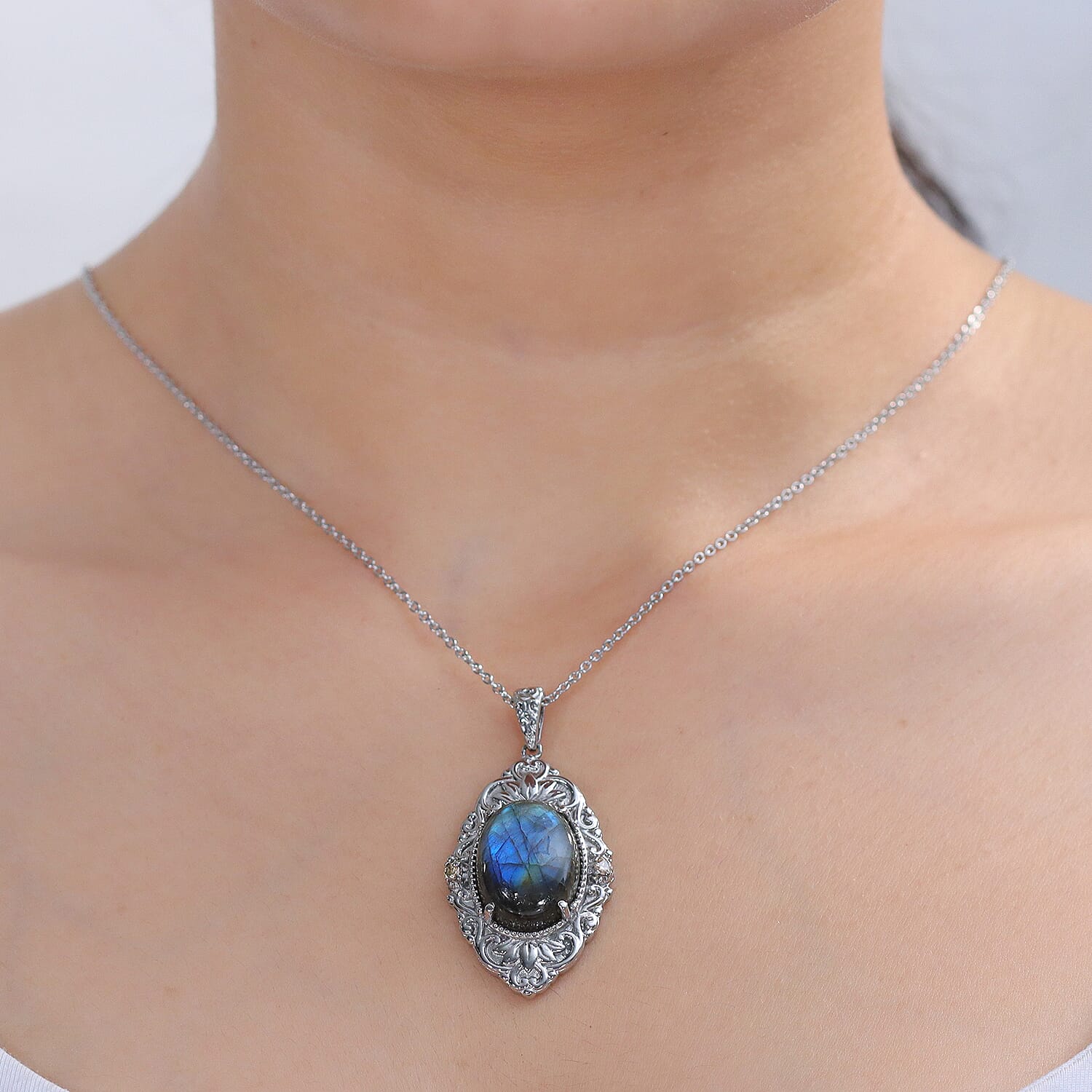 EverTrue - Labradorite & Champagne Cubic Zirconia Pendant with Chain (Size 20) 18.37 Ct.