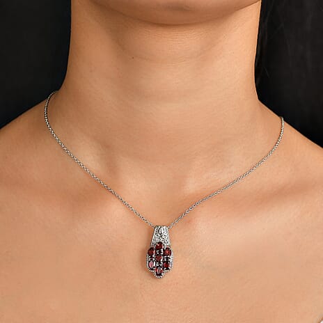 EverTrue Natural Mozambique Garnet Floral Cluster Pendant with Chain With Magnetic Clasp (Size 20) 4.19 Ct.