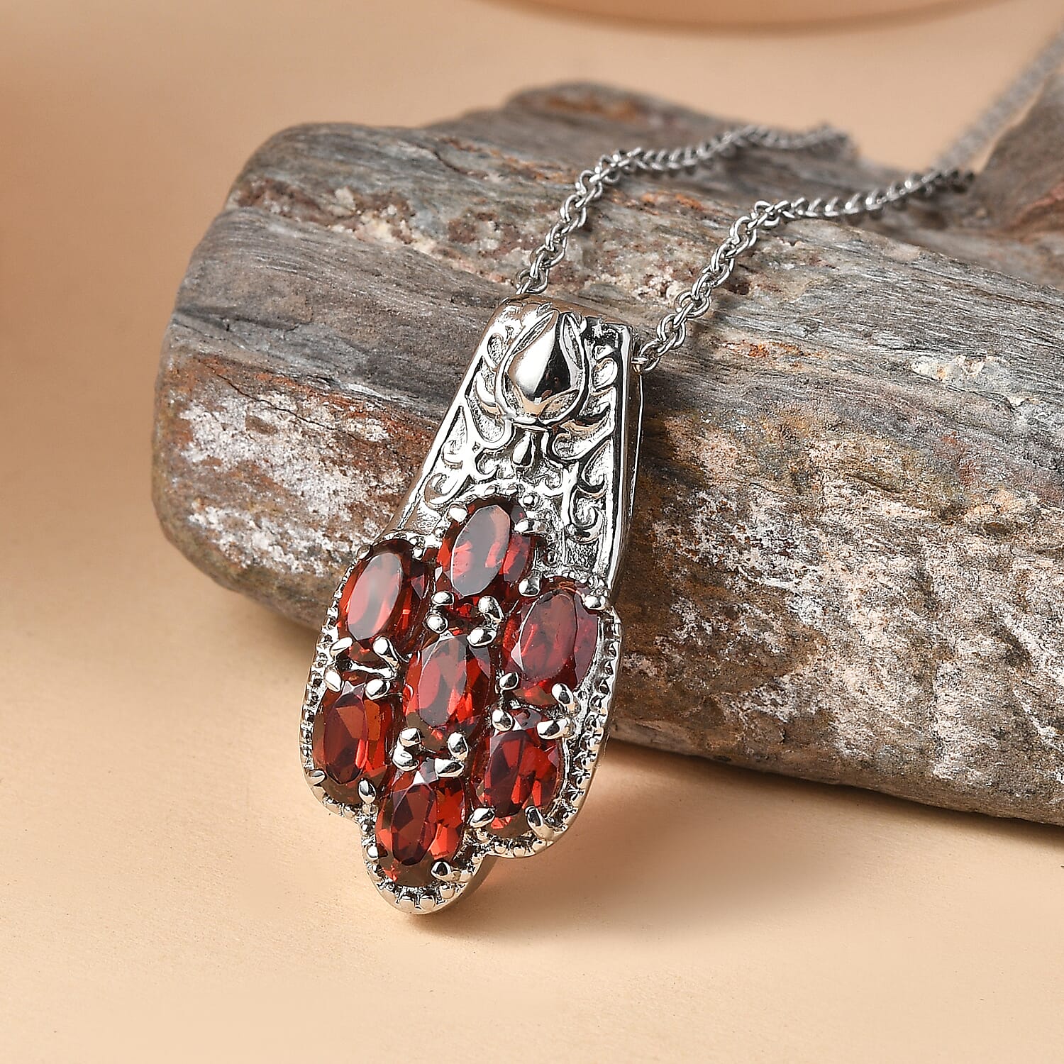 EverTrue Natural Mozambique Garnet Floral Cluster Pendant with Chain With Magnetic Clasp (Size 20) 4.19 Ct.