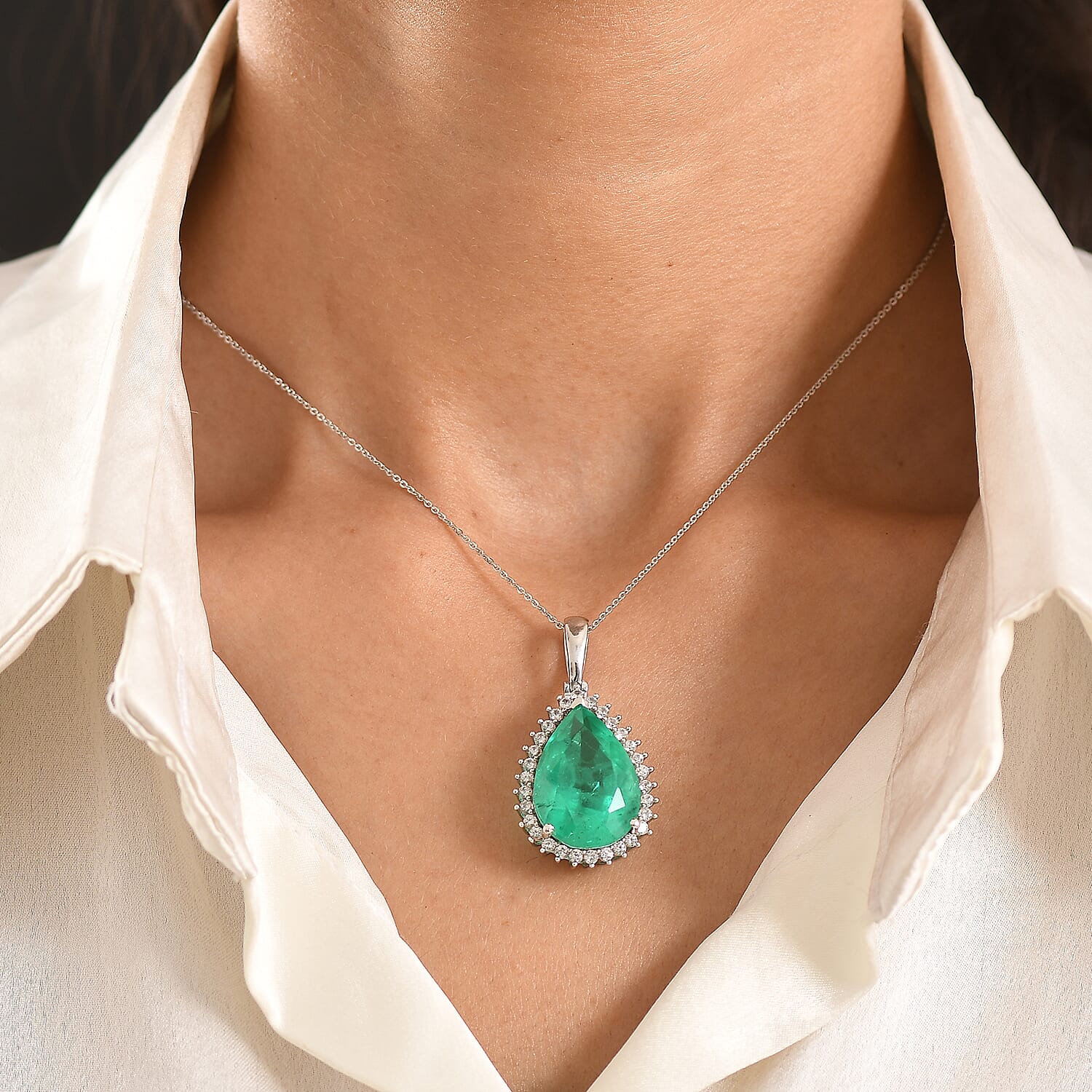 D'Joy Emeraldine Triplet Quartz & White Zircon Pear Cut Halo Pendant with Chain (Size 20) in Rhodium Overlay Sterling Silver 21.65 Ct