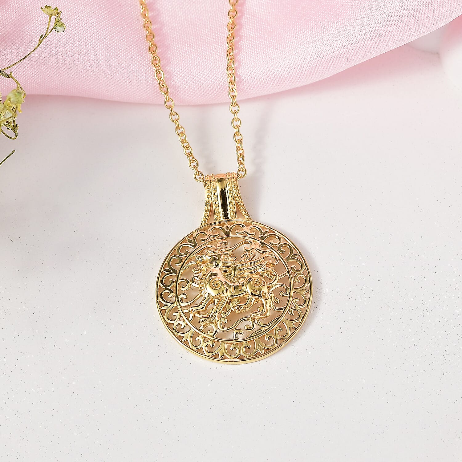 Pendant in Yellow Gold Plated Sterling Silver with Chain (Size 20)