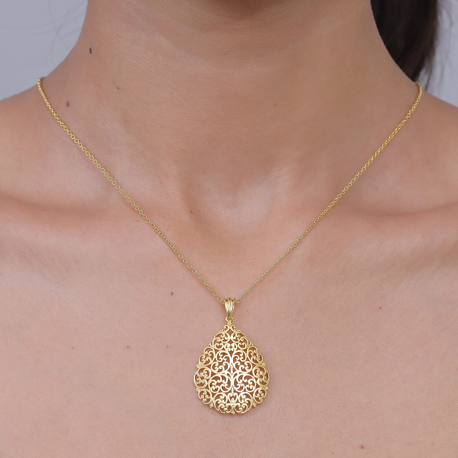 EverTrue - Pendant with Chain (Size 20) in Yellow Gold Tone