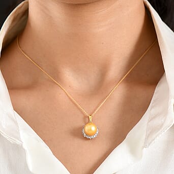 https://tjcuk.sirv.com/Products/44/7/4478015/Golden-South-Sea-Pearl-White-Diamond-Pendant-with-Chain-Size-20-in-18K_4478015_1.jpg?w=342&h=342