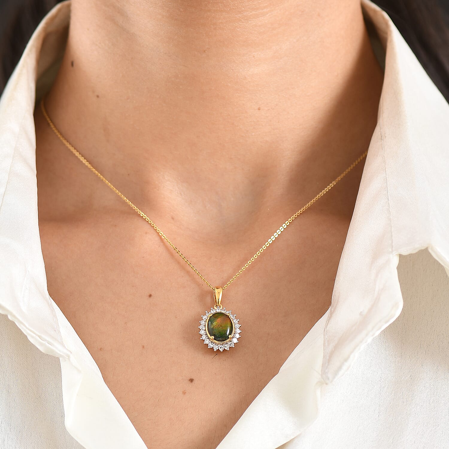 Luxuriant - Ammolite & Lab Grown Diamond (SI-G-H) Halo Pendant with Chain (Size 20) in 18K Vermeil Yellow Gold Plated Sterling Silver 2.70 Ct.