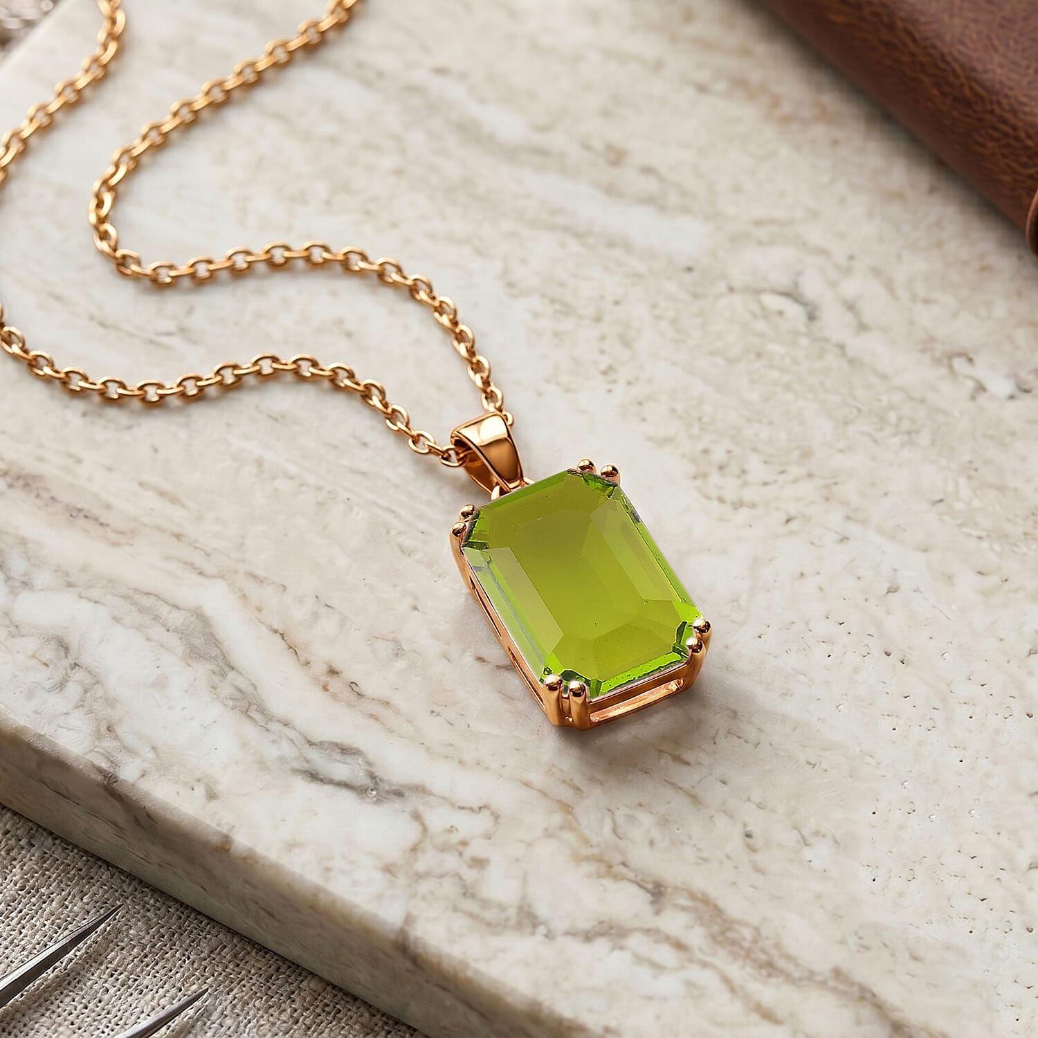 Green Crystal Pendant with Chain (Size 20-2 Ext)