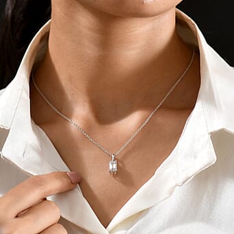 https://tjcuk.sirv.com/Products/44/8/4481308/Luxuriant-SGL-Certified-Lab-Grown-Diamond-SI-G-H-Pendant-with-Chain-Si_4481308_2.jpg?w=342&h=342