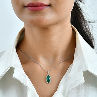 https://tjcuk.sirv.com/Products/44/8/4489386/Green-Onyx-Pendant-with-Chain-Size-20-Mix-Metal-6-000-Ct_4489386_1.jpg?w=342&h=342