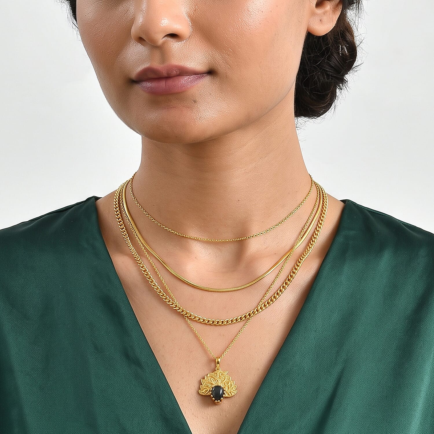 EverTrue - Labradorite Solitaire Flame Pendant with Chain (Size 20) in Yellow Gold Tone 2.70 Ct.
