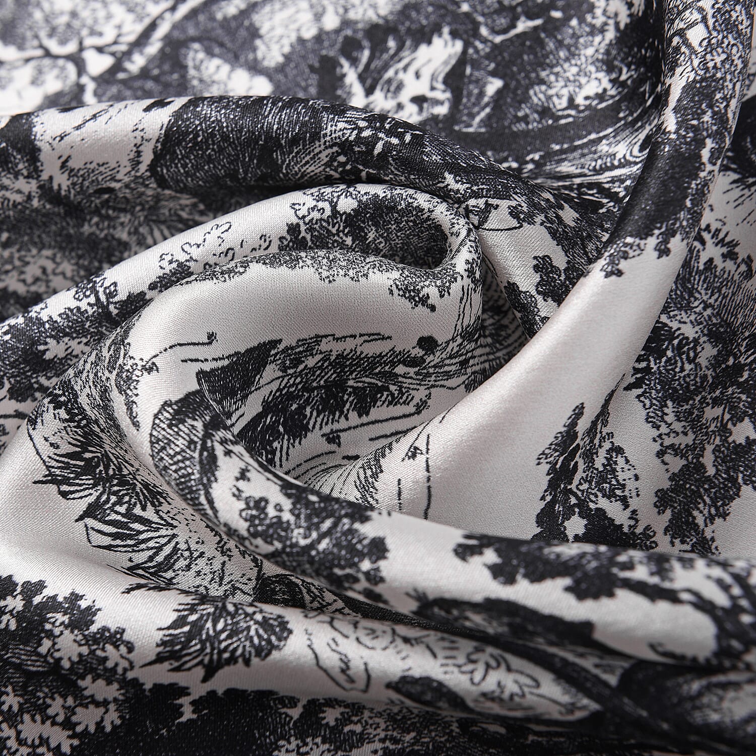 LA MAREY Pure 100% Mulberry Silk Scarf in Safari Print ( LAST CHANCE TO BUY )