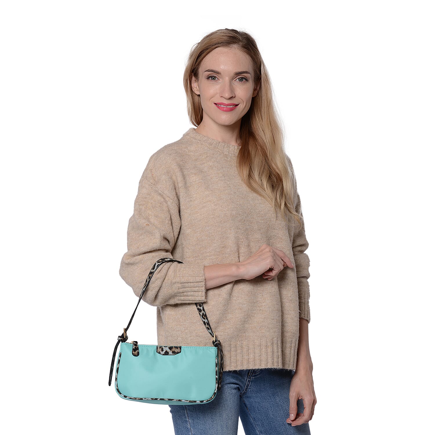 Hobo Bag Color Mint blue Size Profile Hobo bag  Wall (exterior) Nylon Lining (Interior) polyester  Pockets (exterior) zipped-1 Pockets (interior) zipped-1 slip-1 Measurement 