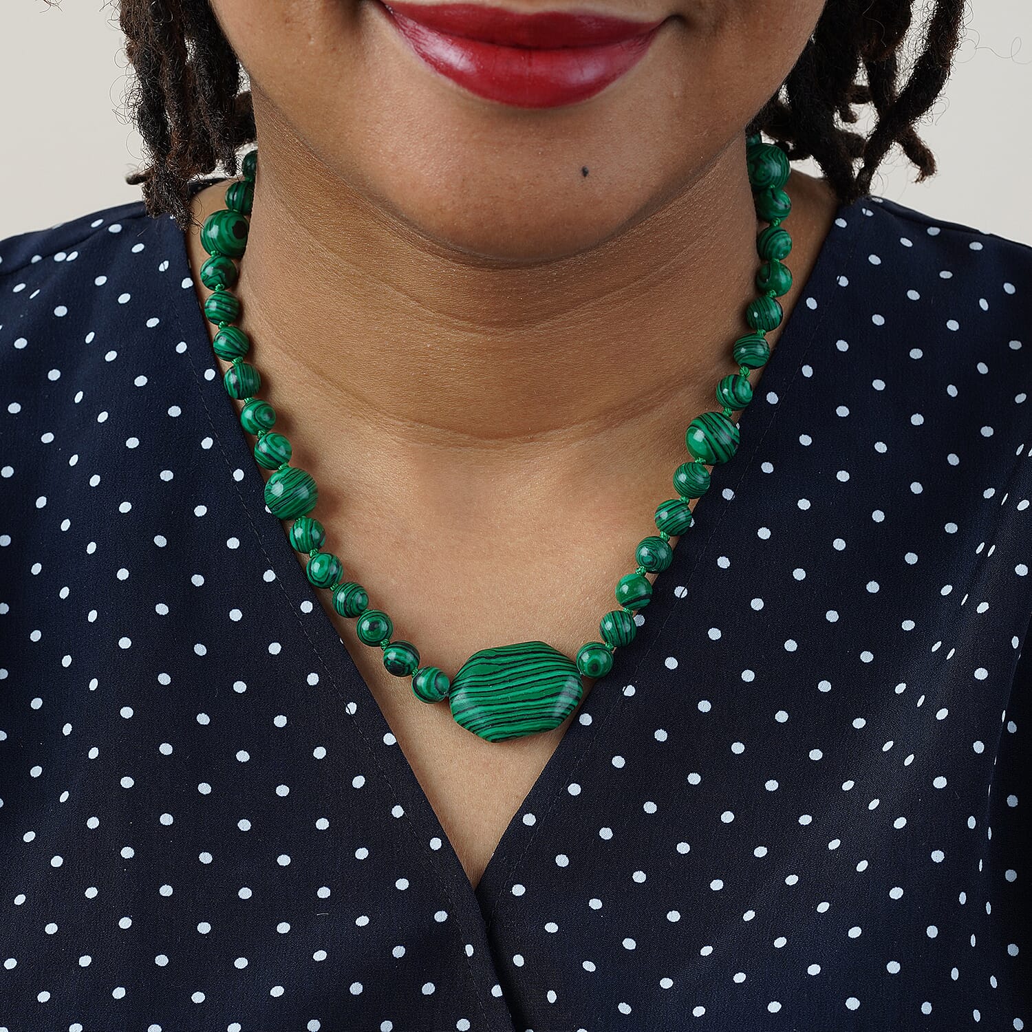 Malachite Bead Necklace (Size 18) with Magnetic Clasp 187.50 Ct.