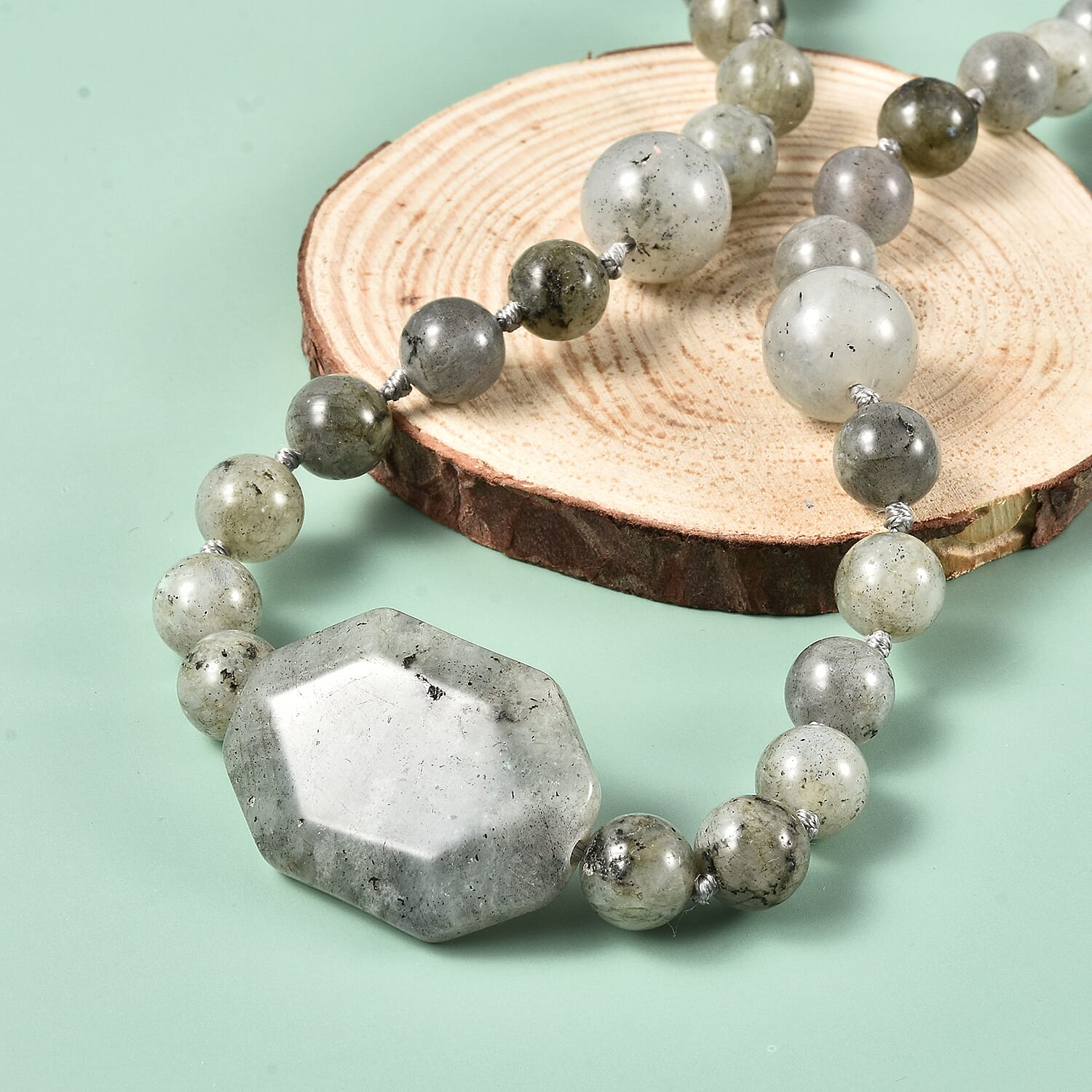 Labradorite Bead Necklace (Size 18) with Magnetic Clasp 258.50 Ct.