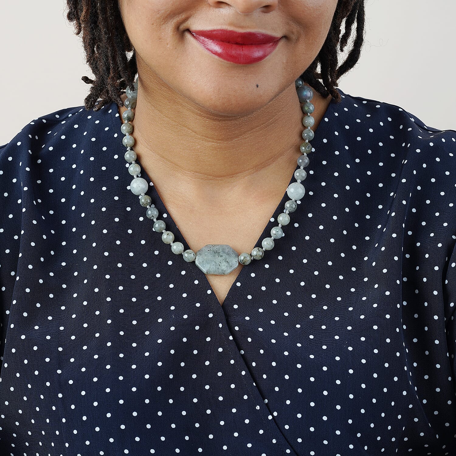 Labradorite Bead Necklace (Size 18) with Magnetic Clasp 258.50 Ct.