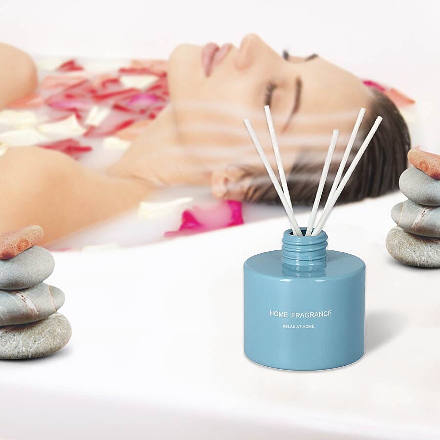 The 5th Season - Gift Box Set of Scented Candle and Diffuser - Blue