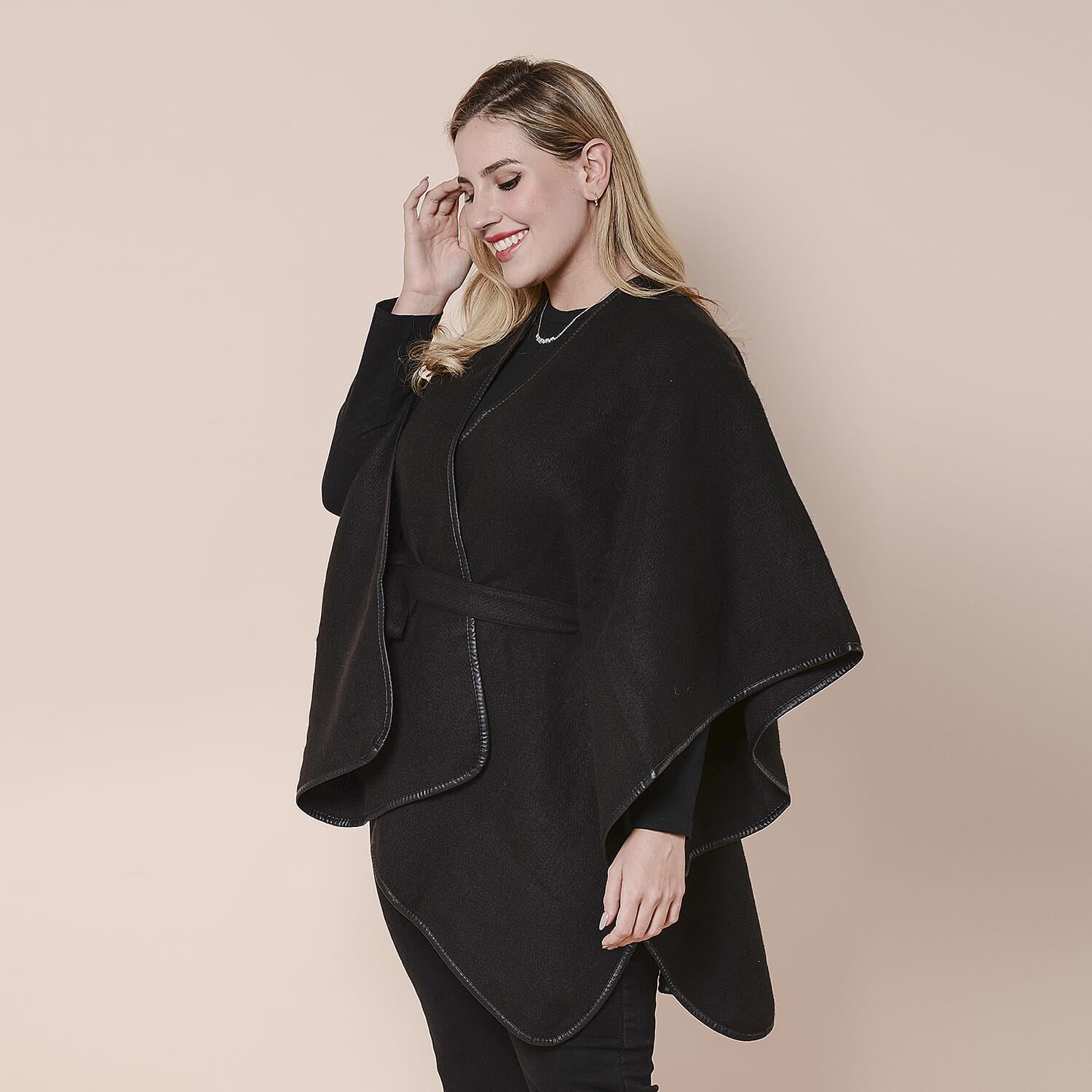 LA MAREY Black Plaid Pattern Kimono with Belt (105x83cm)