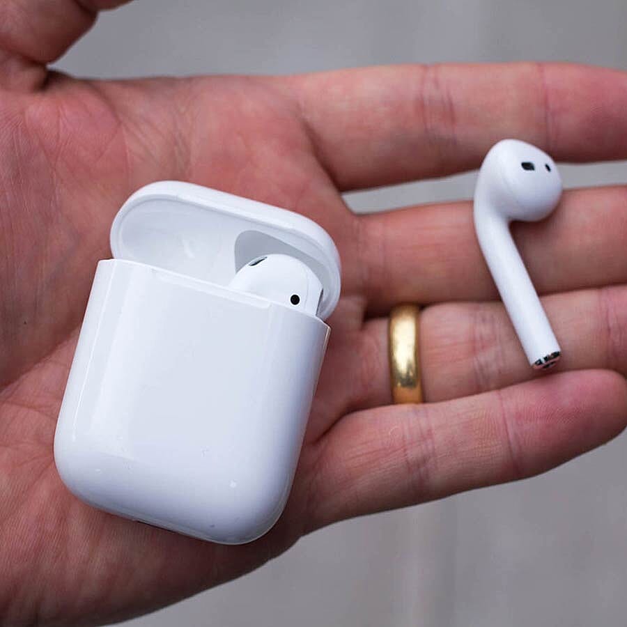 Close Out Deal True Wireless Earpods - Colour White