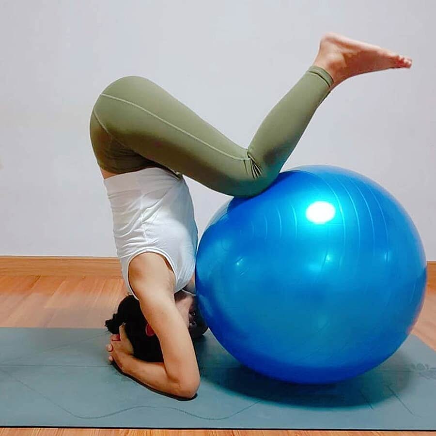 Exercise Yoga Balance Ball - Blue puncture proof with foot pump