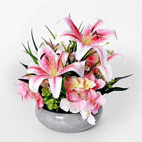 4 Heads Lily and 3 Heads Hydrangea Decorative Flower Arrangement in Ceramic Pot (Size 35x20 Cm) - Pink