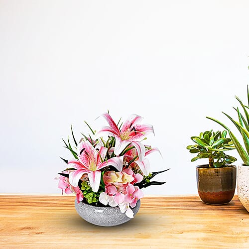 4 Heads Lily and 3 Heads Hydrangea Decorative Flower Arrangement in Ceramic Pot (Size 35x20 Cm) - Pink