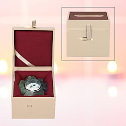 The 5th season Green Quartz Candle with Wooden Gift Box in Green (Fragrance : Mango and Peach Salad)