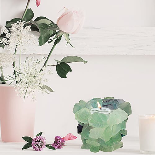 The 5th season Green Quartz Candle with Wooden Gift Box in Green (Fragrance : Mango and Peach Salad)