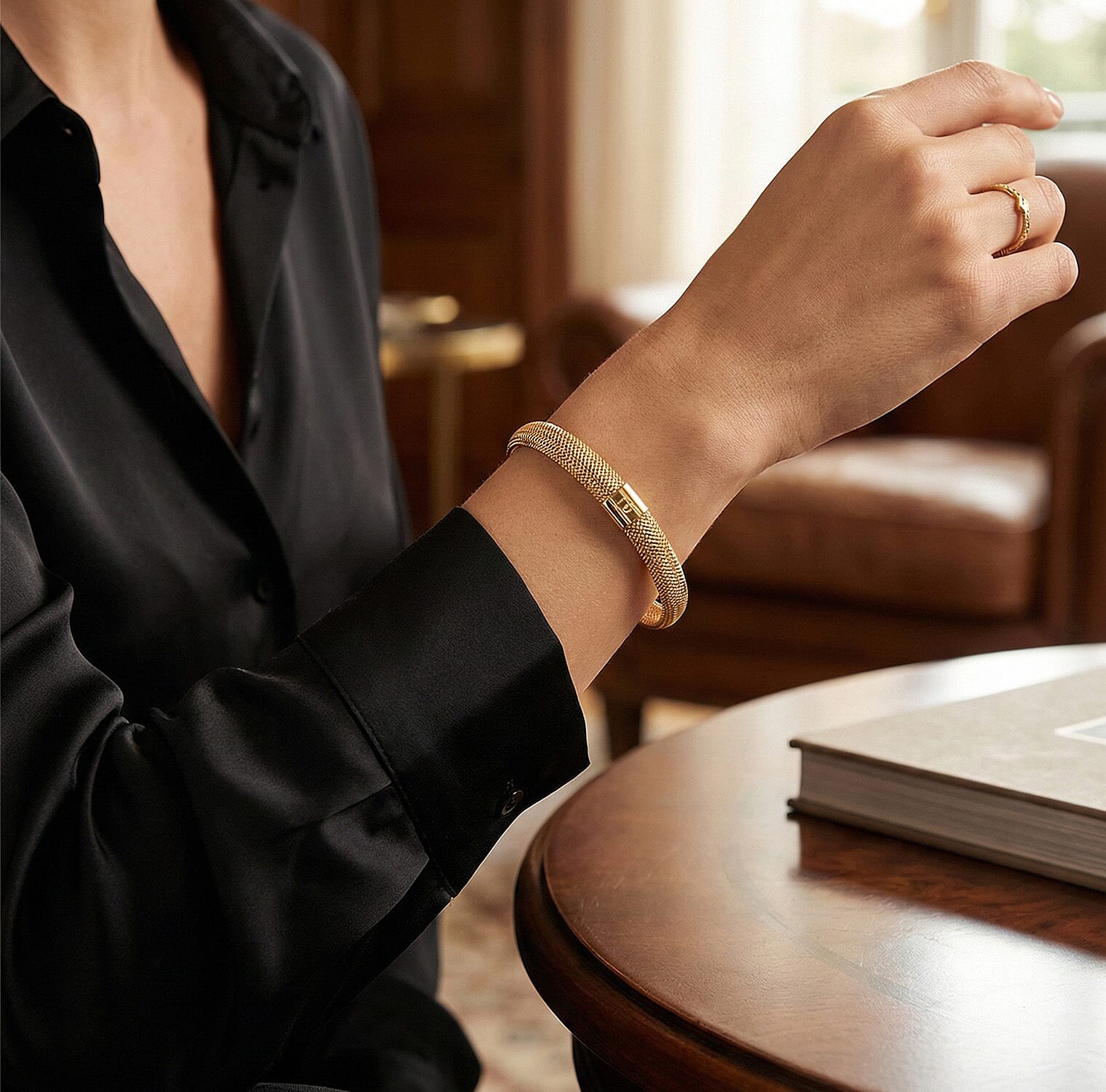 Maestro Collection - Italian Made 9K Yellow Gold Mesh Stretchable Bangle