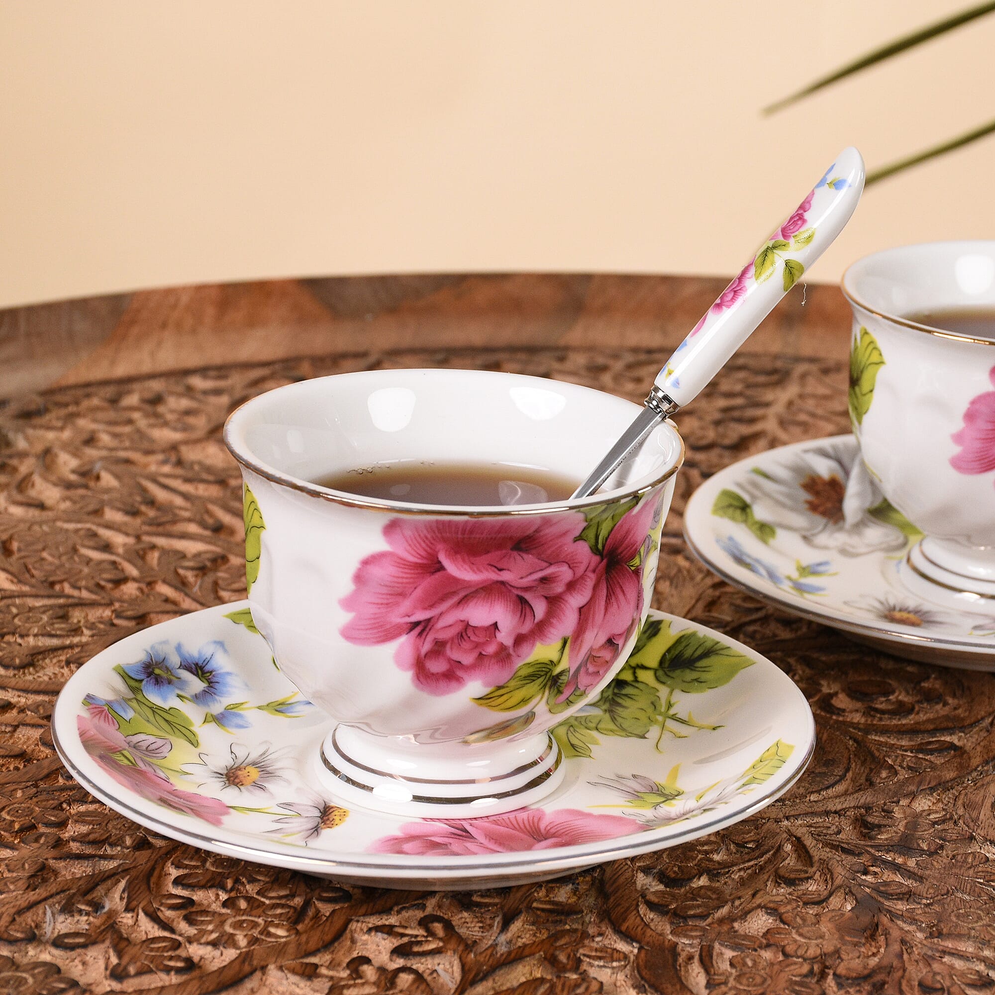 Set of 6 - European Cup Set with Flower Pattern in White and Pink Colour