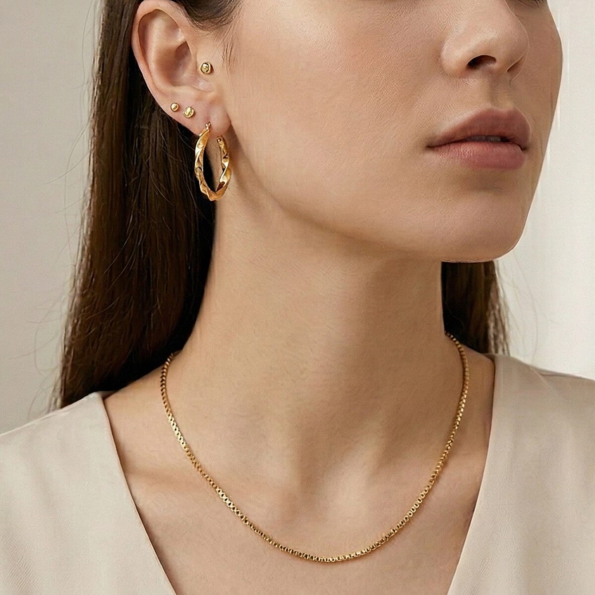 9K Yellow Gold 23MM X 23MM Twisted Square Tube Creole Hoop Earrings 1.5 grams