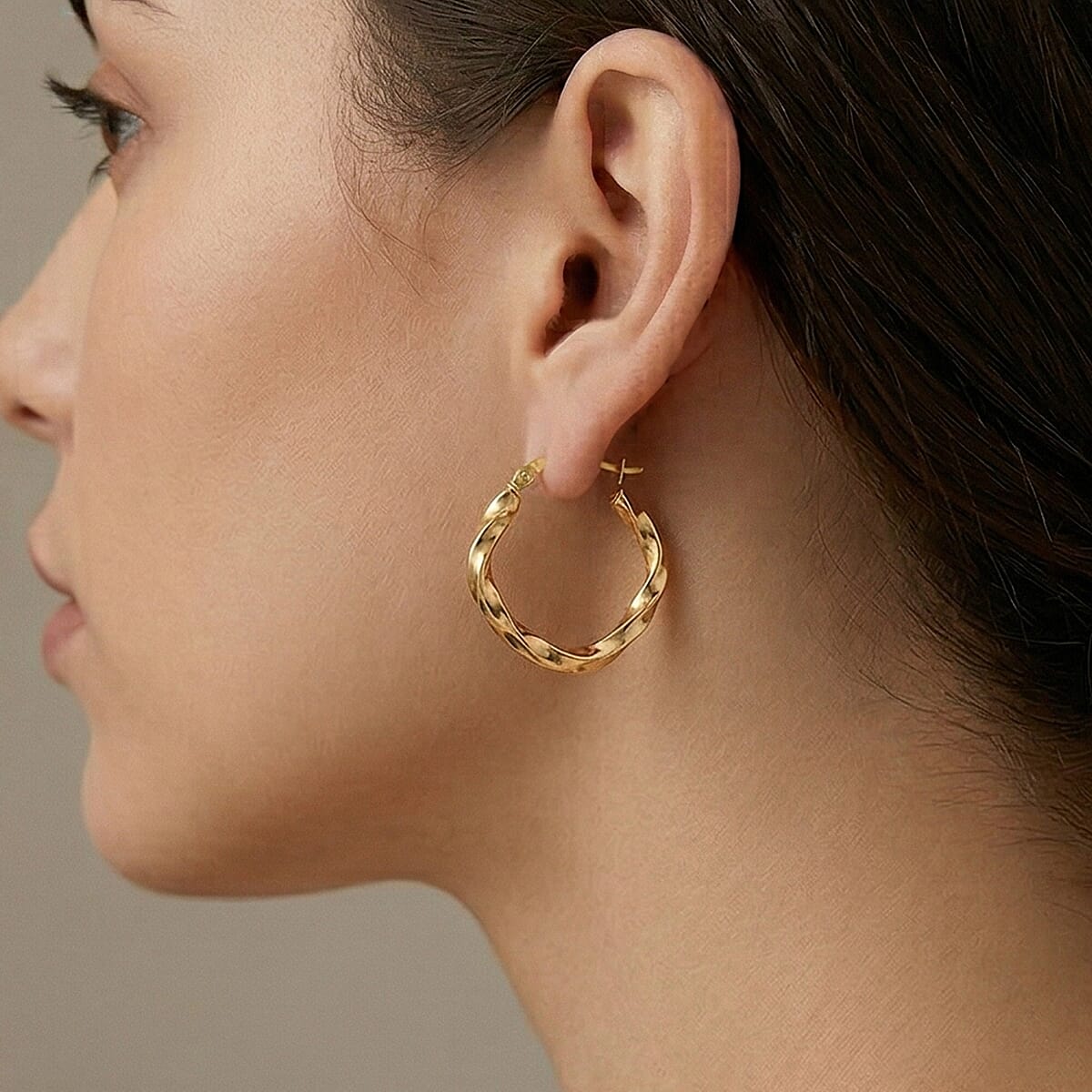 9K Yellow Gold 23MM X 23MM Twisted Square Tube Creole Hoop Earrings 1.5 grams