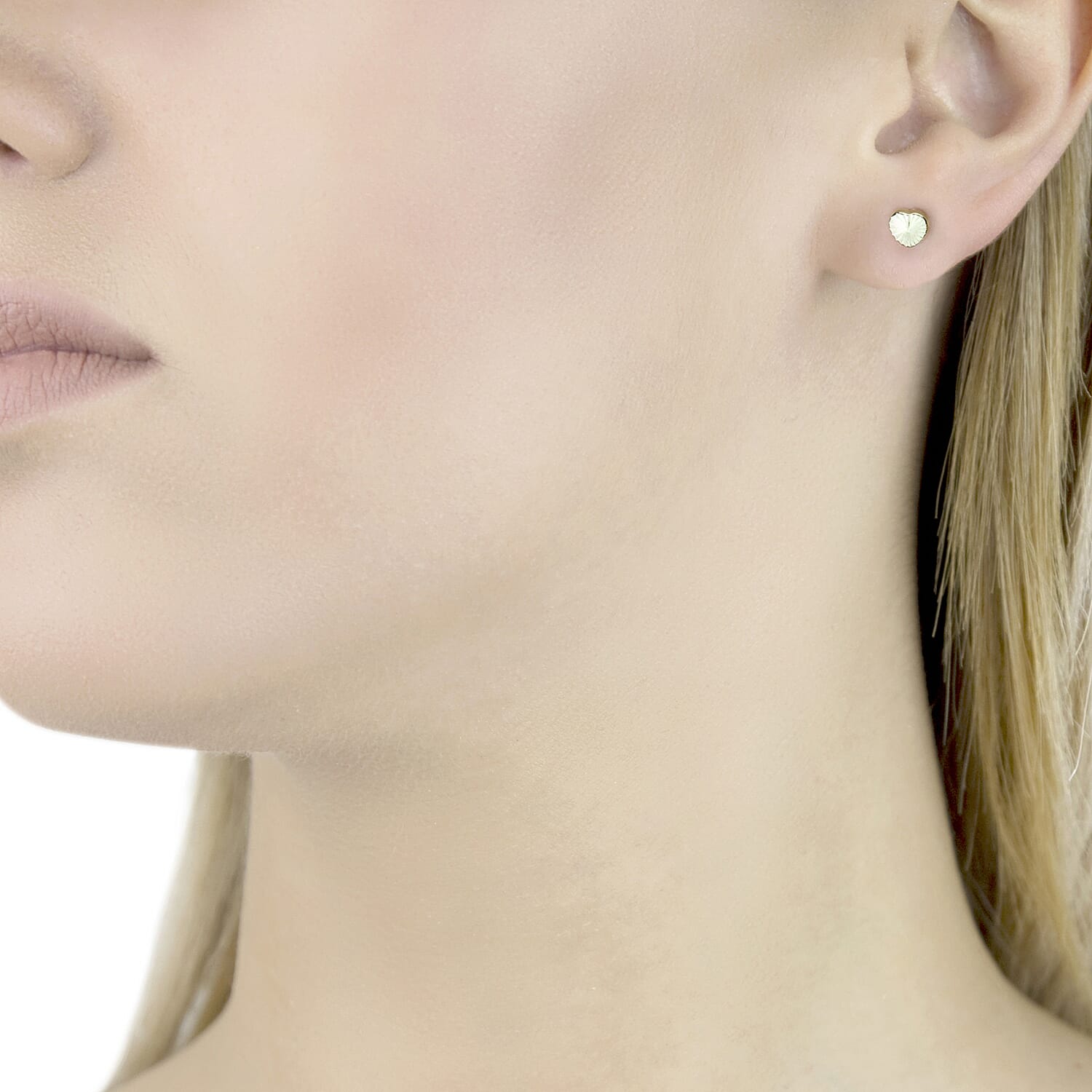 9K Yellow Gold 6MM X 6MM Diamond Cut Heart Stud Earrings 0.48 grams