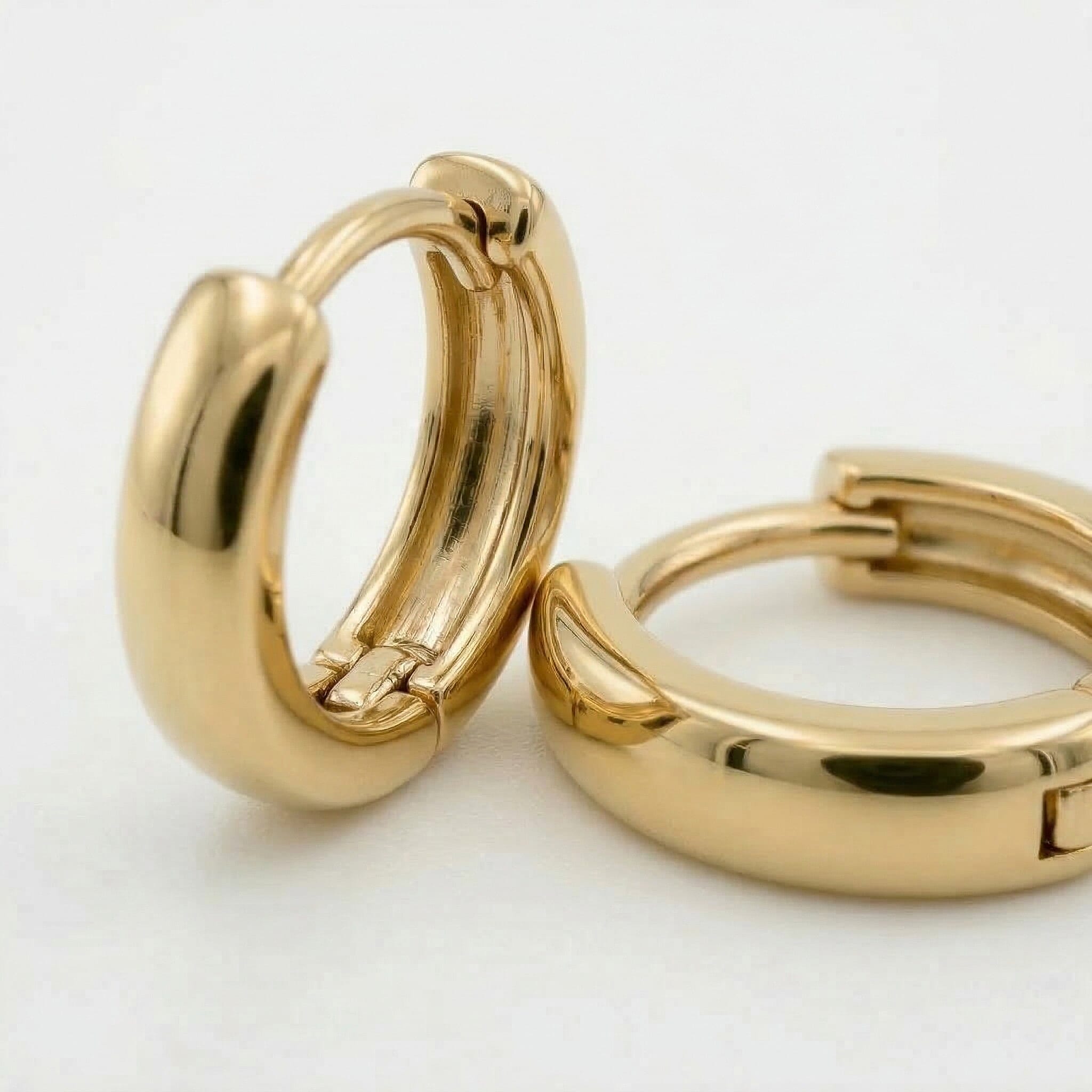 9K Yellow Gold  Earring,  Gold Wt. 0.96 Gms