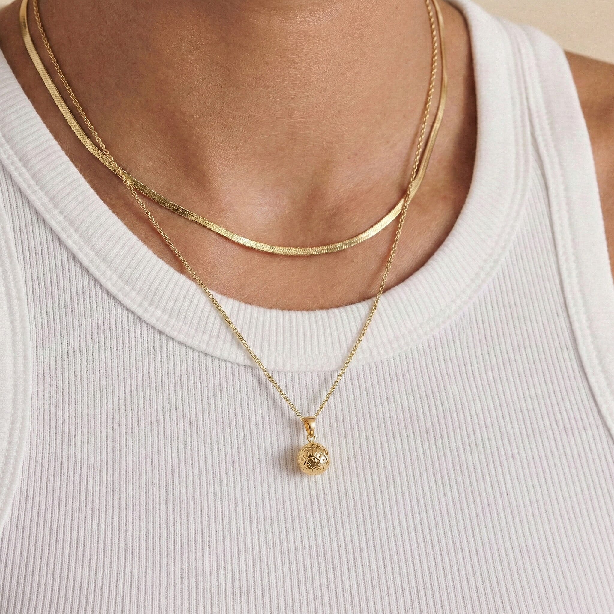 9K Yellow Gold 10MM Diamond Cut Ball Pendant 0.6 grams