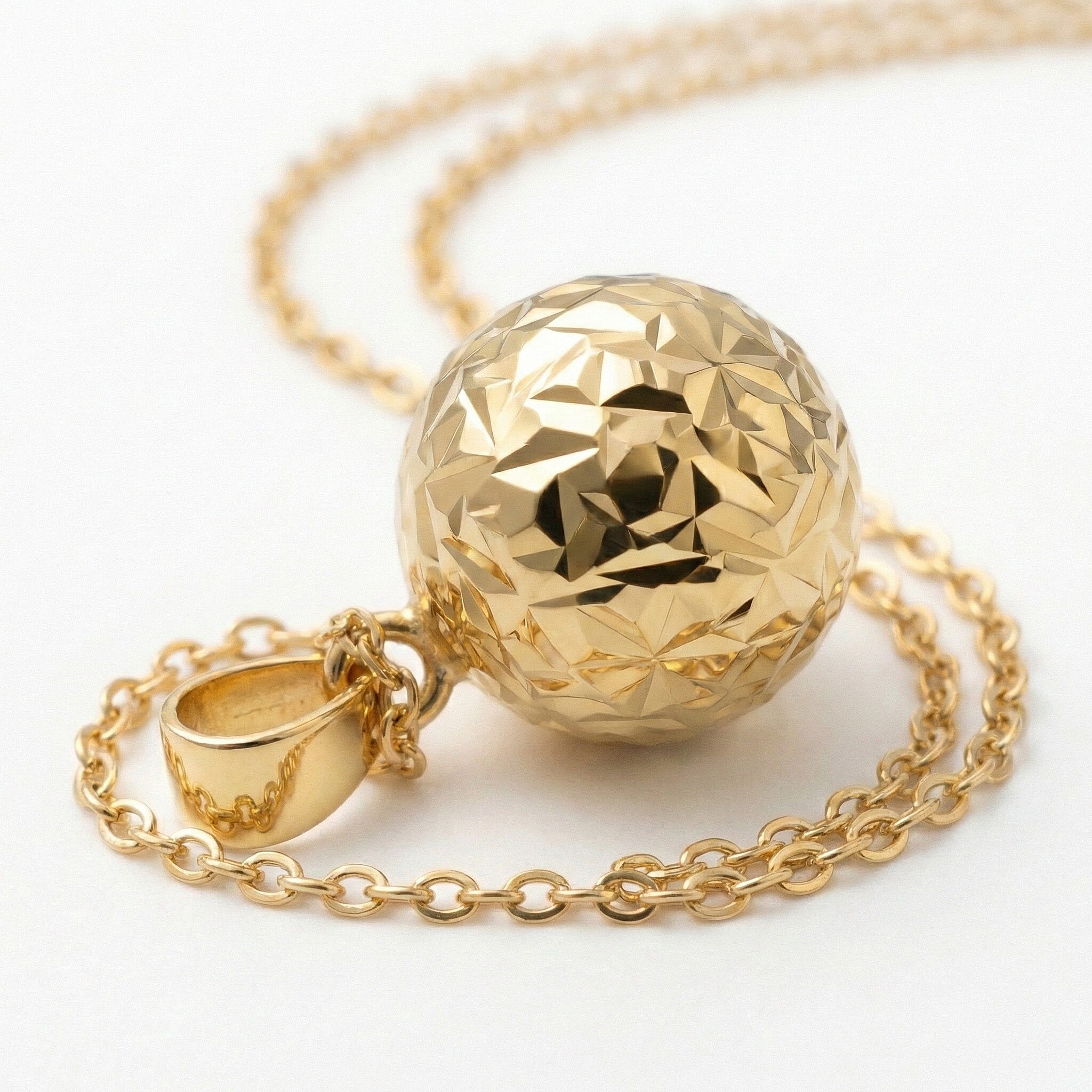 9K Yellow Gold 10MM Diamond Cut Ball Pendant 0.6 grams
