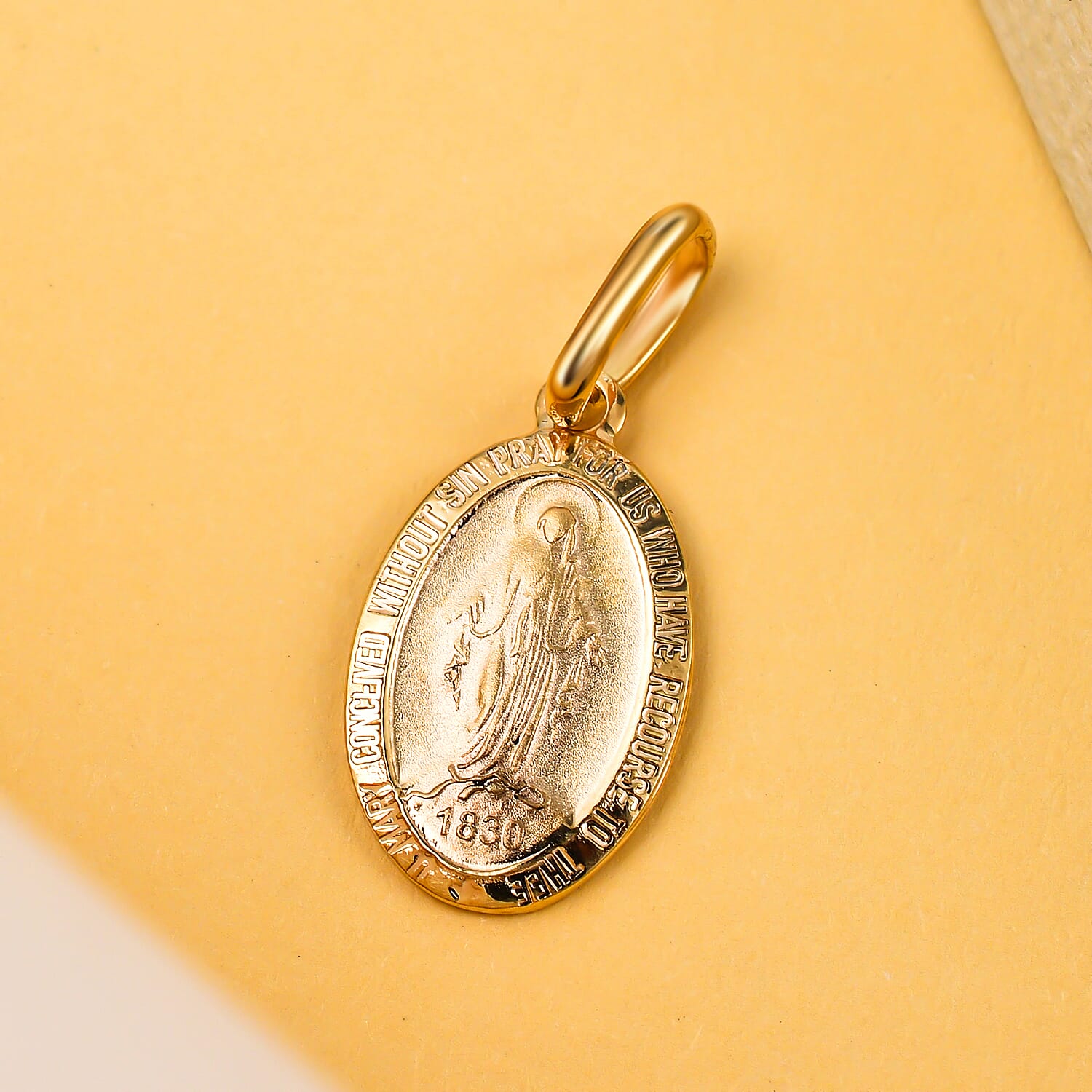 9K Yellow Gold 9MM X 21MM Holy Mary Oval Reversible Pendant 1.1 grams